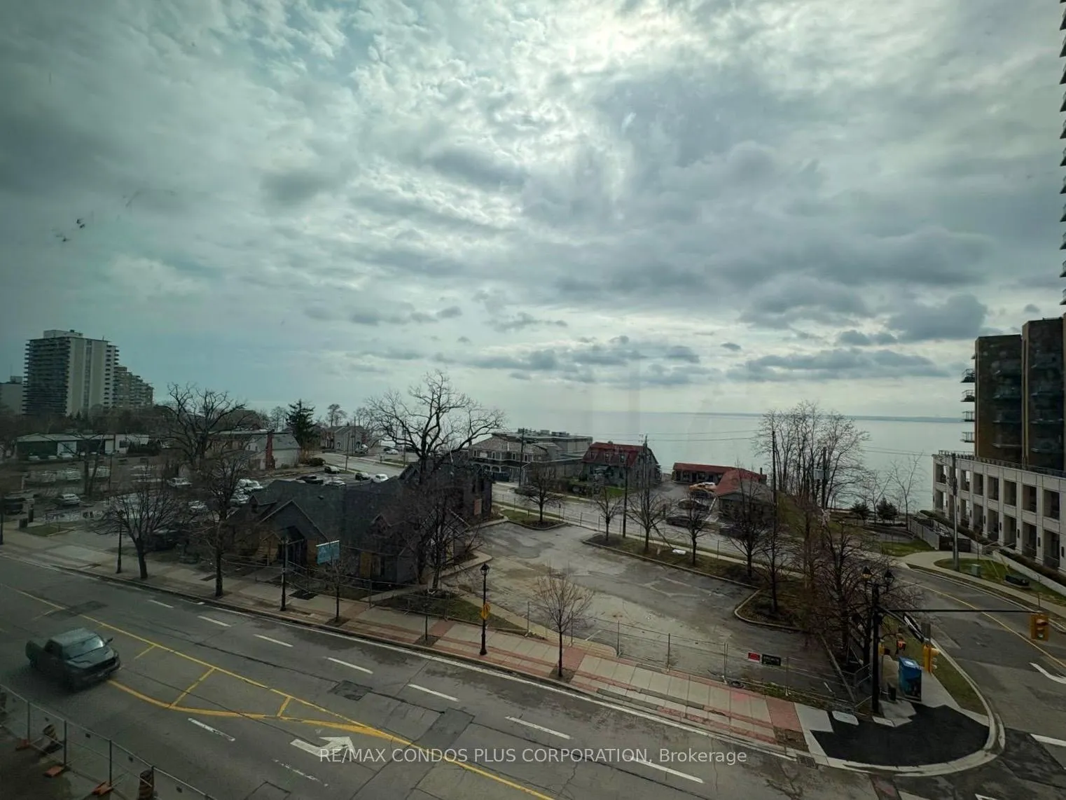 Photo 14 of Unit 414, 2075 Lakeshore Road, Burlington, Brant — HOMEH