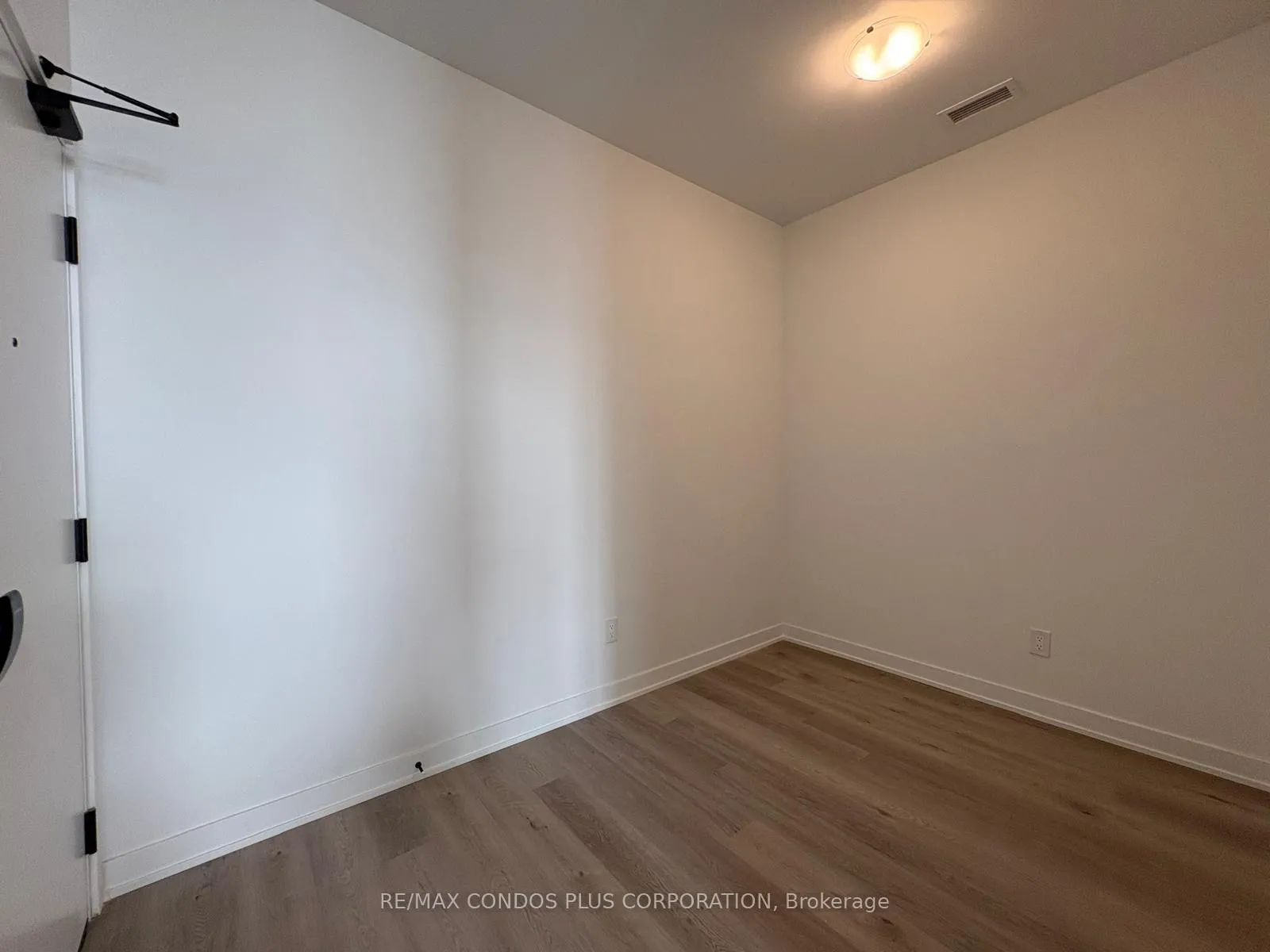 Photo 16 of Unit 414, 2075 Lakeshore Road, Burlington, Brant — HOMEH