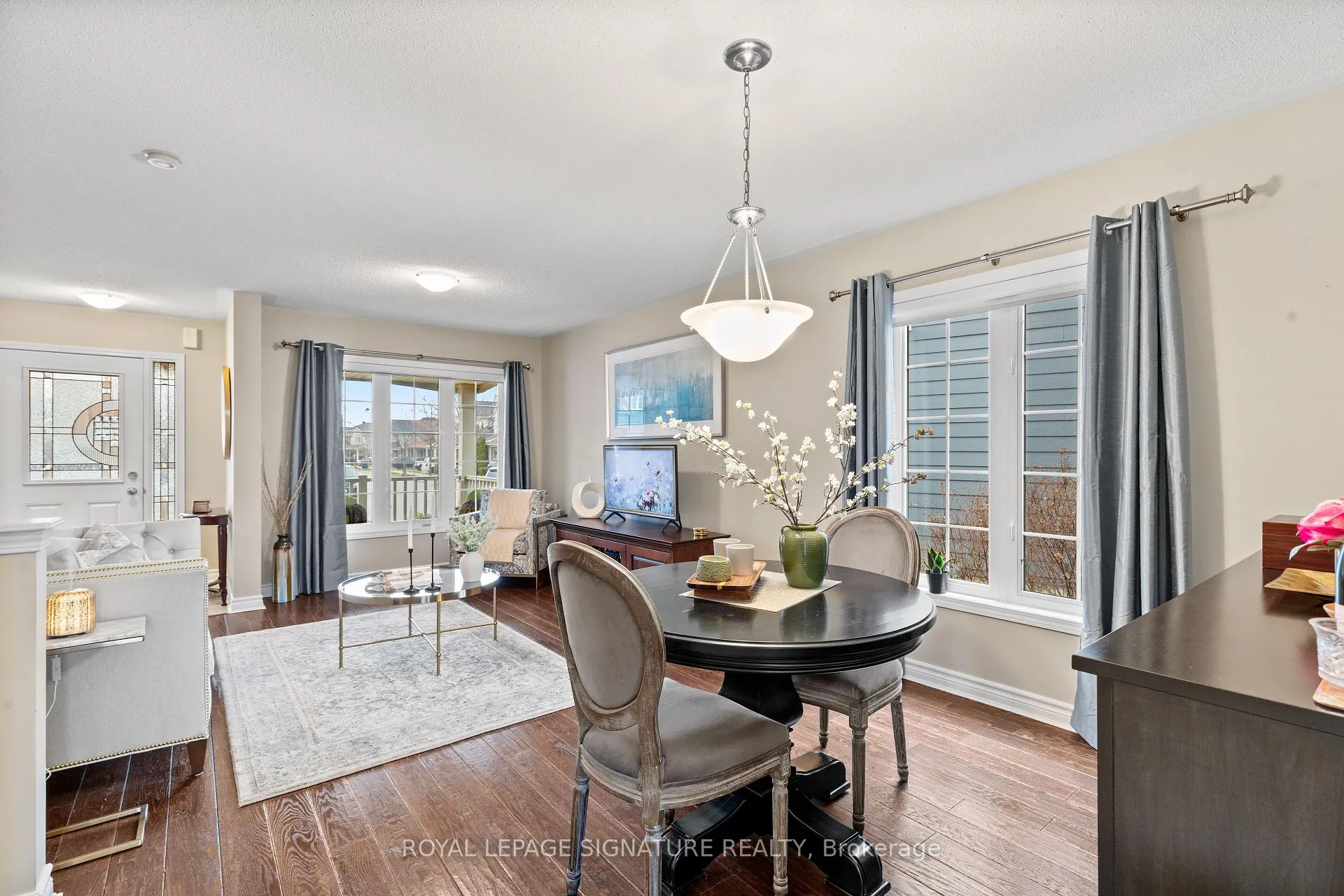 Photo 8 of 1247 Robson Crescent, Milton, Beaty — HOMEH