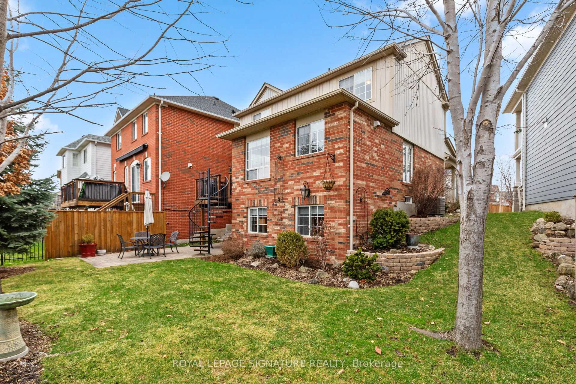 Photo 33 of 1247 Robson Crescent, Milton, Beaty — HOMEH