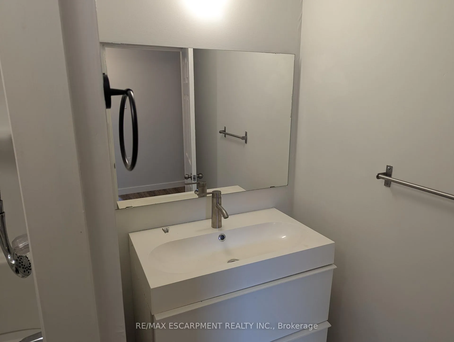 Photo 8 of Unit 5, 63 Pelham Road, St. Catharines, Western Hill — HOMEH