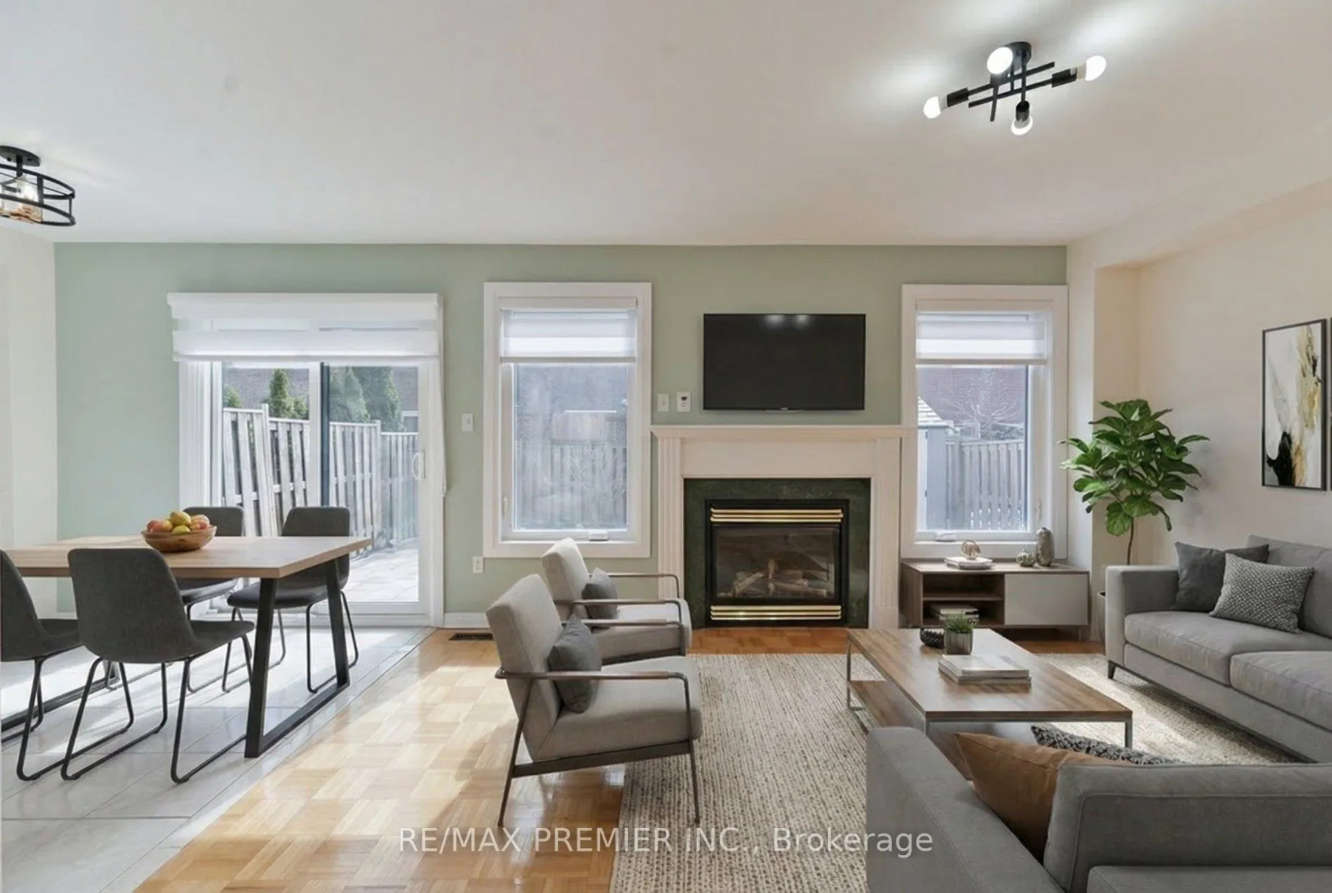 Photo 4 of 152 Laurelhurst Crescent, Vaughan, Vellore Village — HOMEH