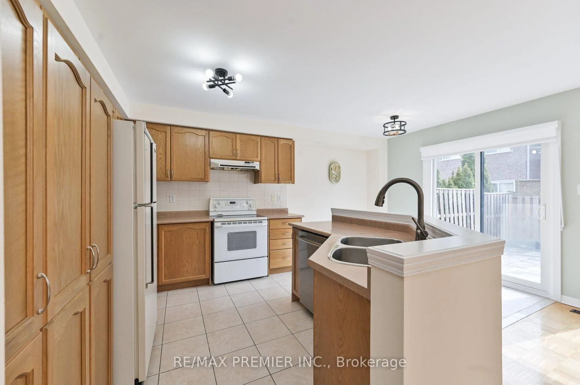 Photo 7 of 152 Laurelhurst Crescent, Vaughan, Vellore Village — HOMEH