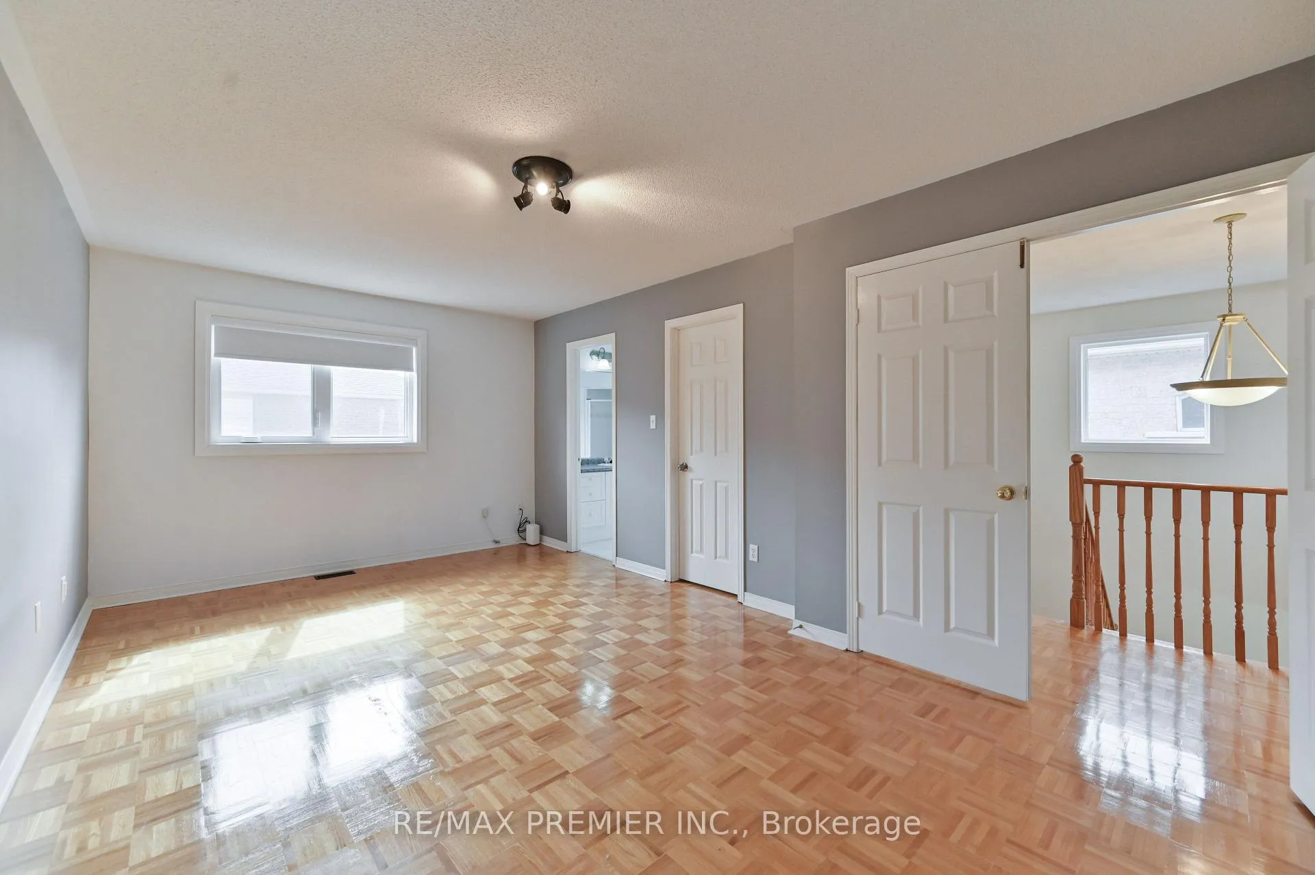 Photo 14 of 152 Laurelhurst Crescent, Vaughan, Vellore Village — HOMEH