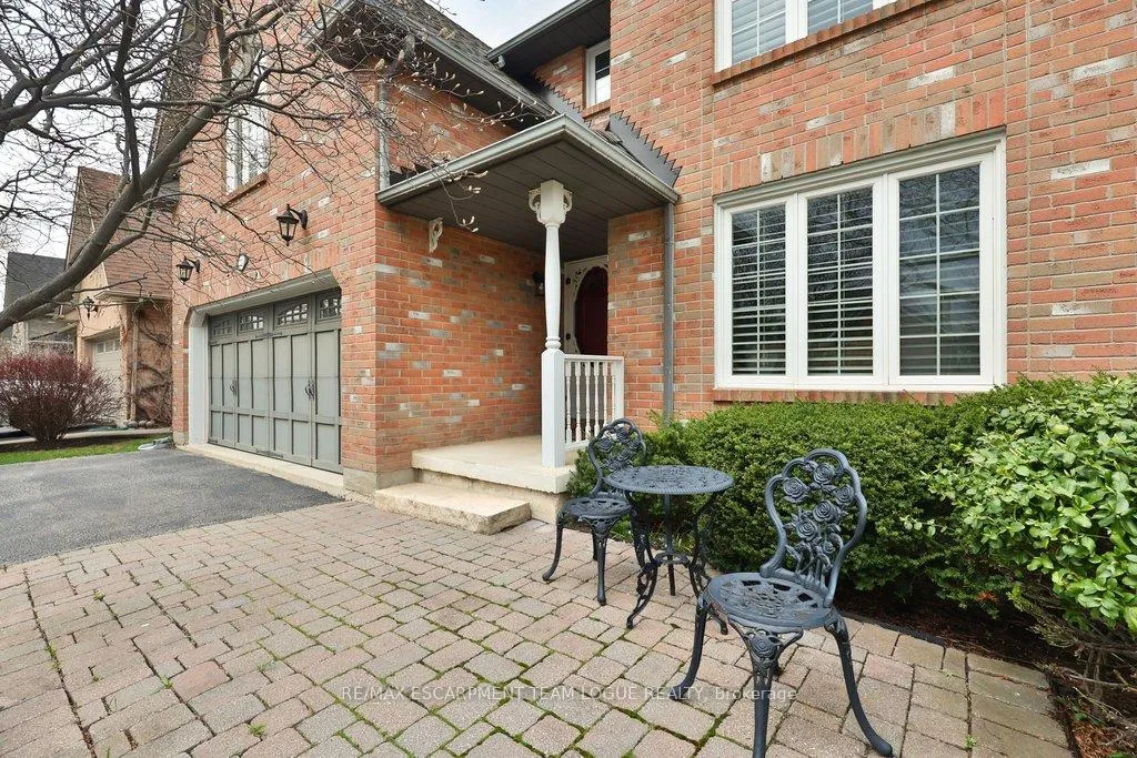 Photo 4 of 2111 Kevin Crescent, Burlington, Headon — HOMEH