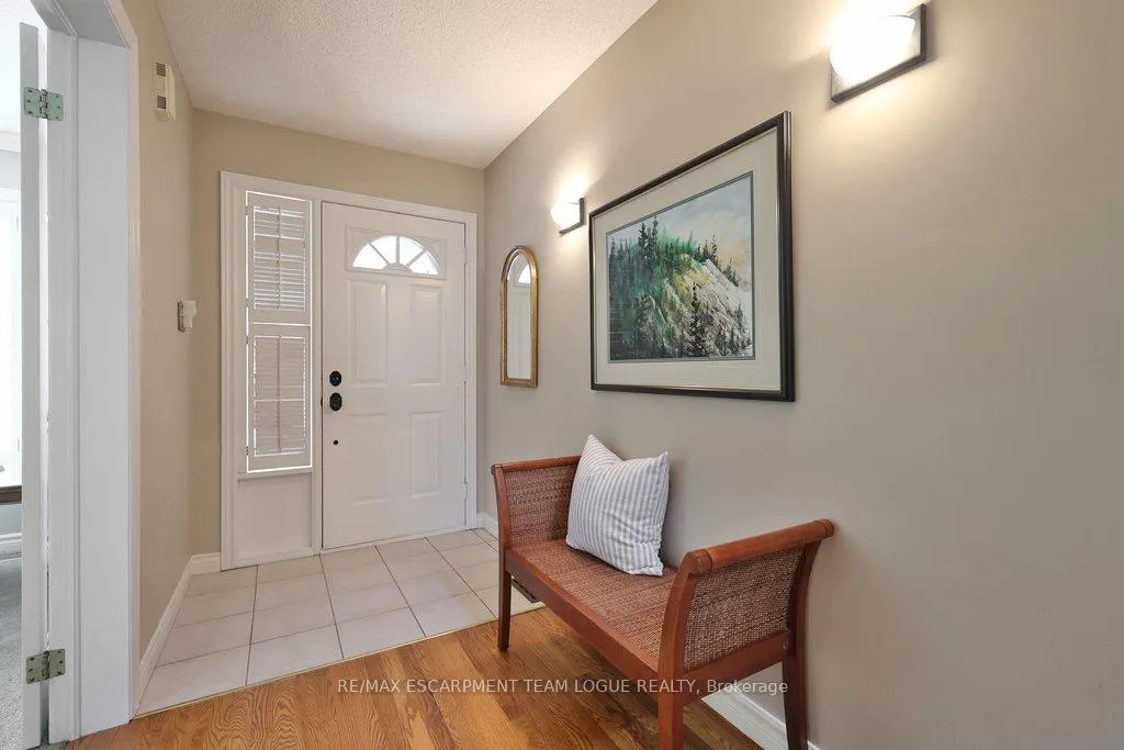 Photo 6 of 2111 Kevin Crescent, Burlington, Headon — HOMEH