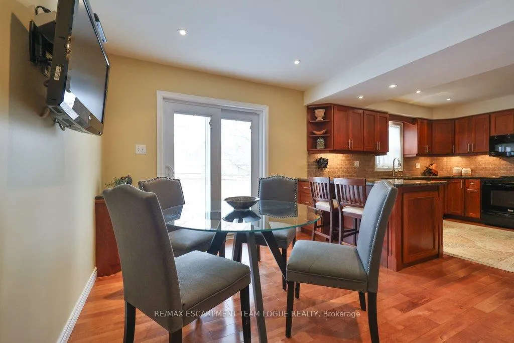 Photo 14 of 2111 Kevin Crescent, Burlington, Headon — HOMEH