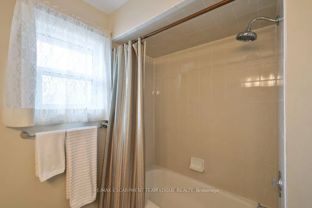 Photo 36 of 2111 Kevin Crescent, Burlington, Headon — HOMEH