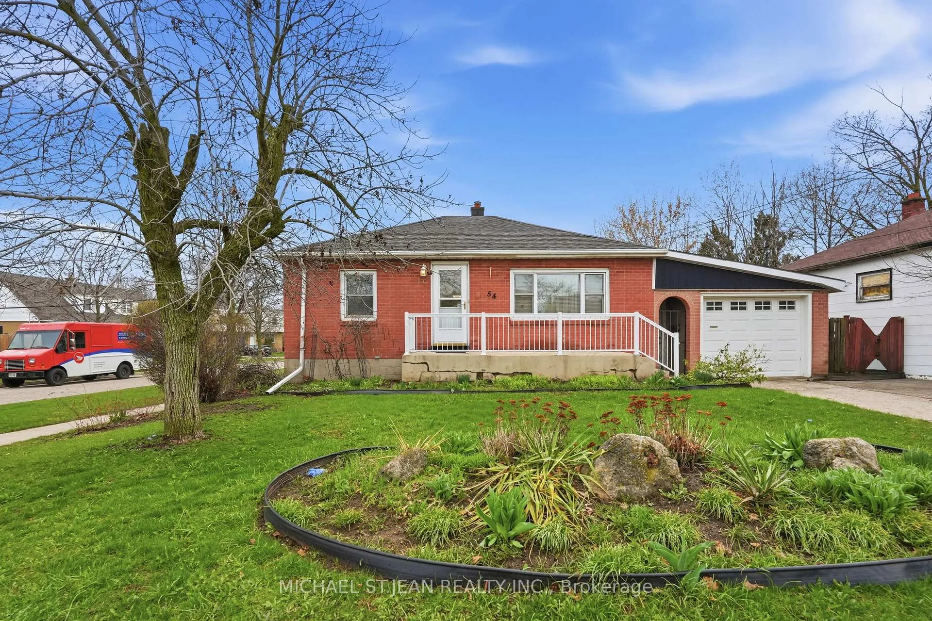 Photo 2 of 54 Bingham Road, Hamilton, McQuesten — HOMEH
