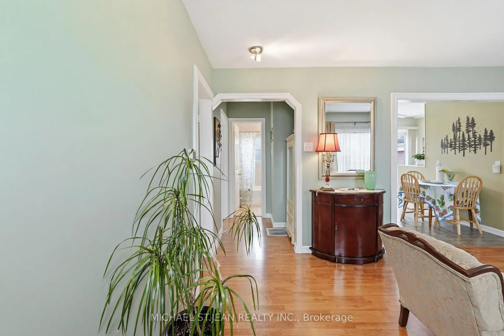 Photo 8 of 54 Bingham Road, Hamilton, McQuesten — HOMEH