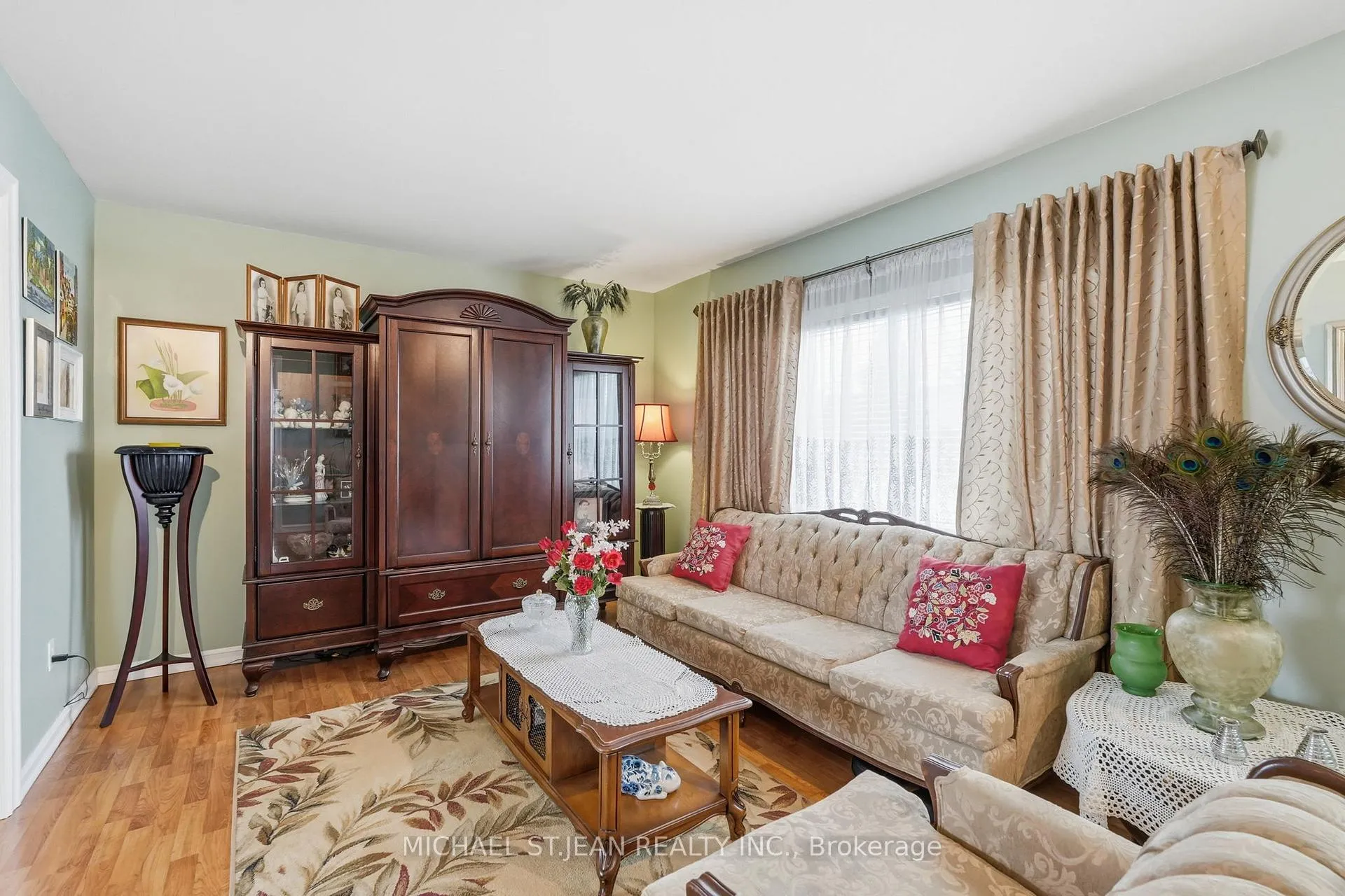 Photo 10 of 54 Bingham Road, Hamilton, McQuesten — HOMEH