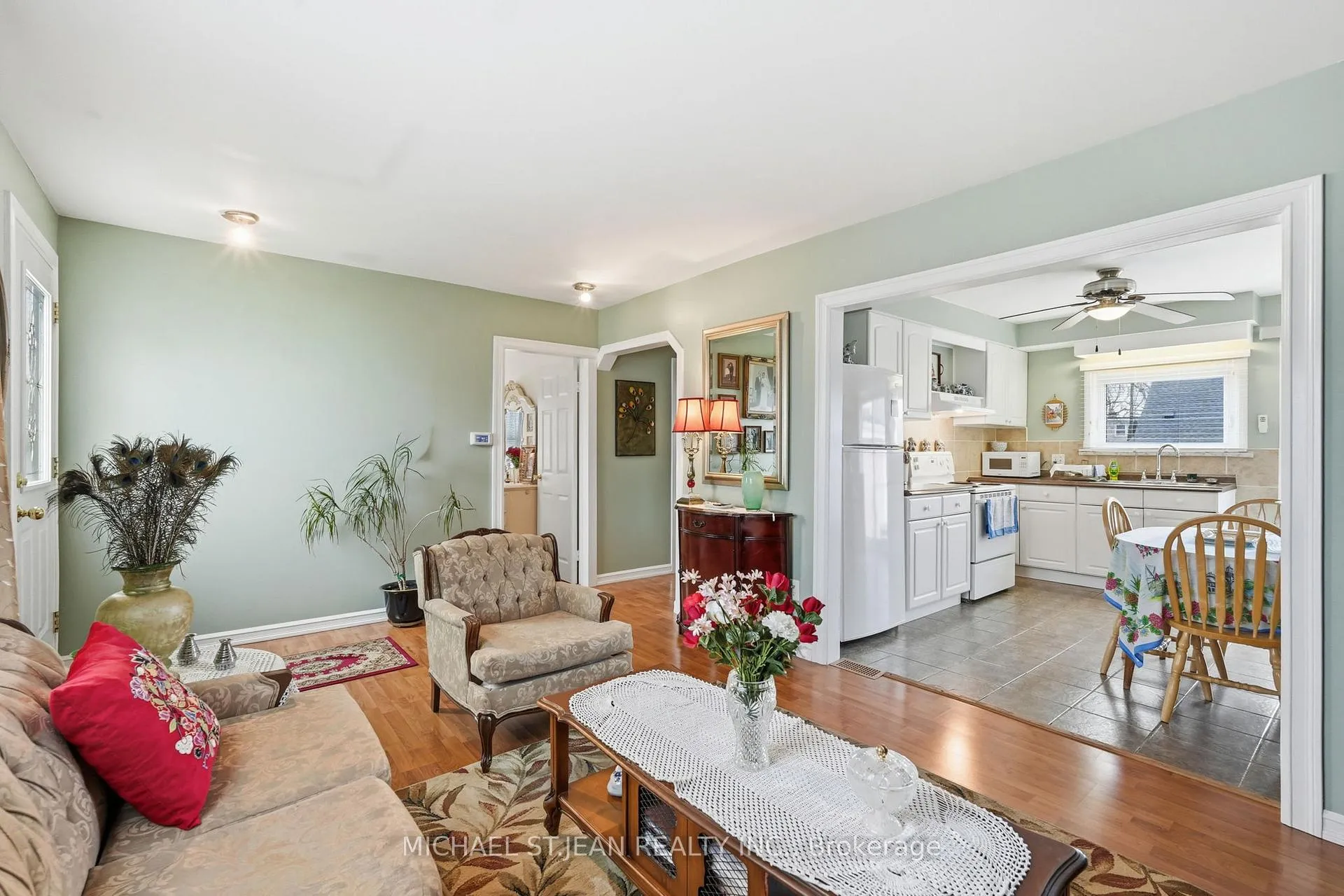 Photo 12 of 54 Bingham Road, Hamilton, McQuesten — HOMEH