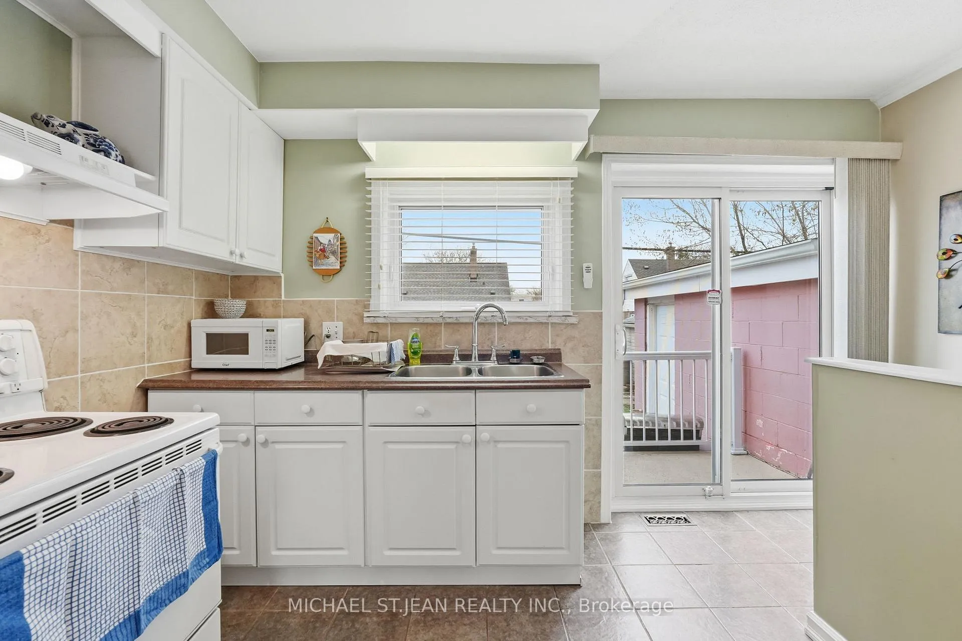 Photo 15 of 54 Bingham Road, Hamilton, McQuesten — HOMEH