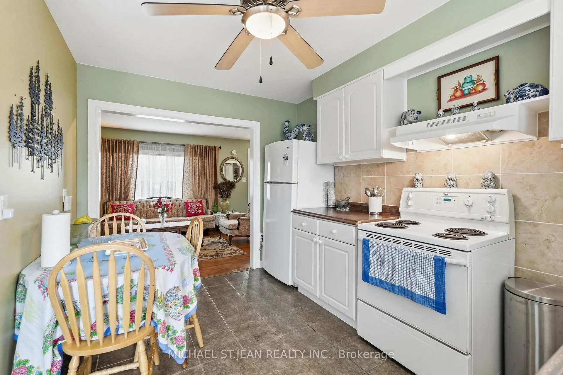 Photo 16 of 54 Bingham Road, Hamilton, McQuesten — HOMEH