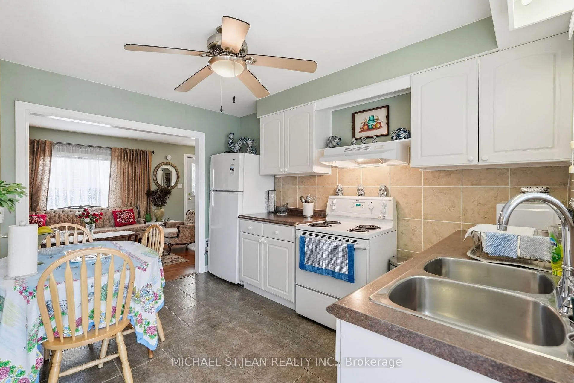 Photo 17 of 54 Bingham Road, Hamilton, McQuesten — HOMEH
