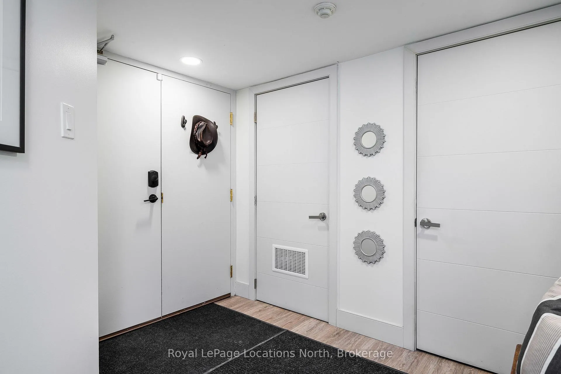 Photo 3 of Unit 901, 24 Ramblings Way, Collingwood — HOMEH