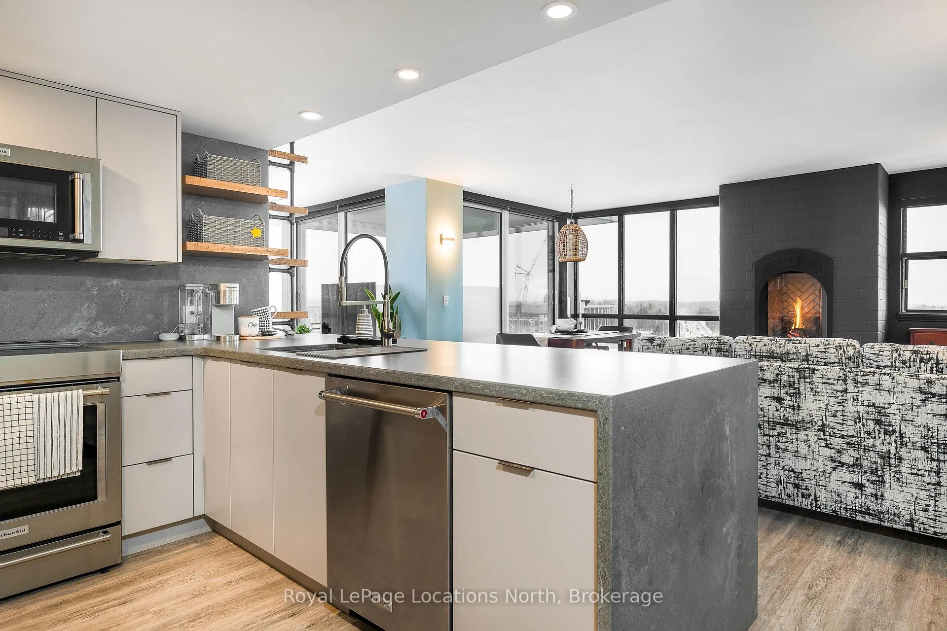 Photo 5 of Unit 901, 24 Ramblings Way, Collingwood — HOMEH