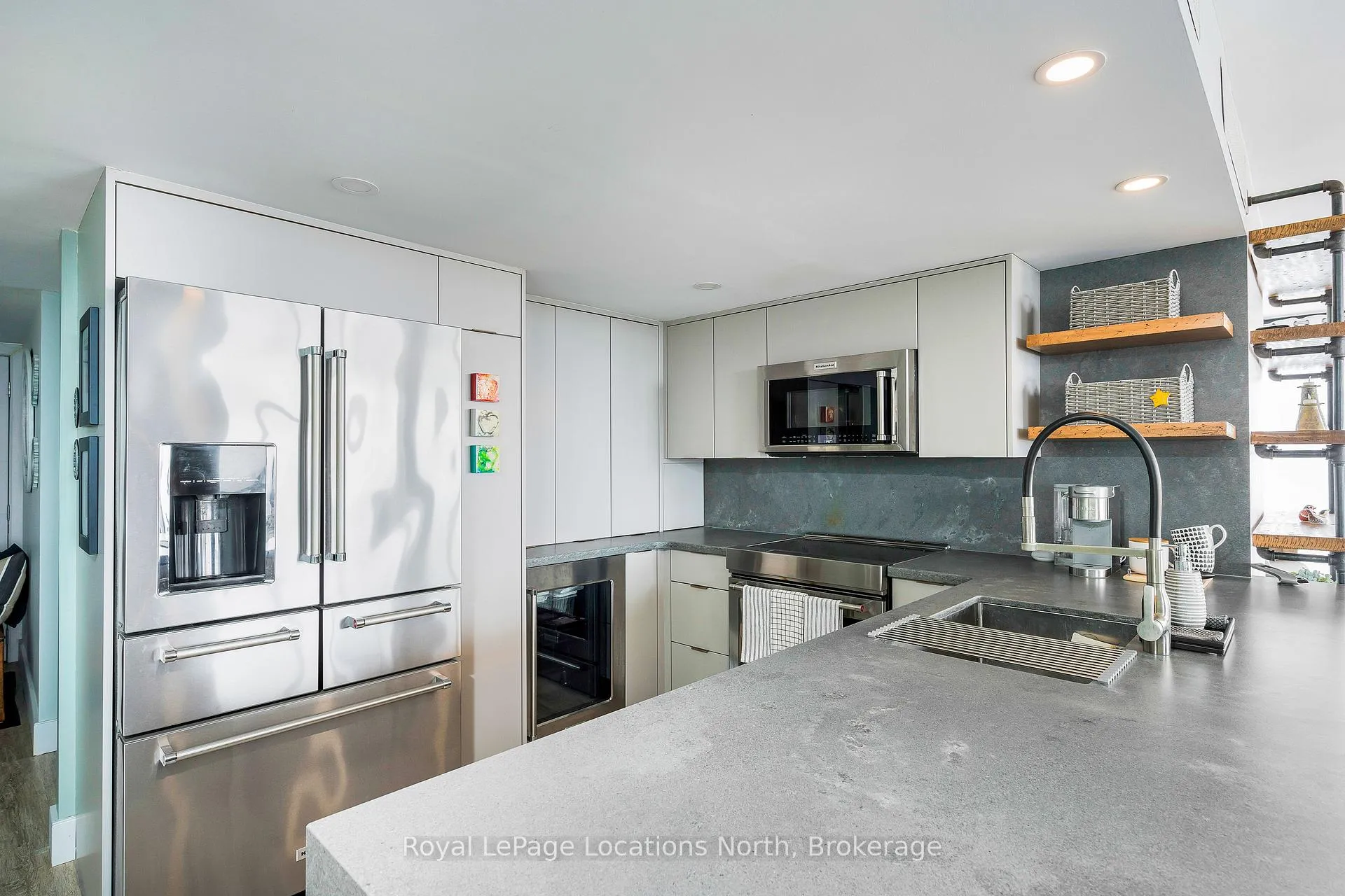 Photo 16 of Unit 901, 24 Ramblings Way, Collingwood — HOMEH
