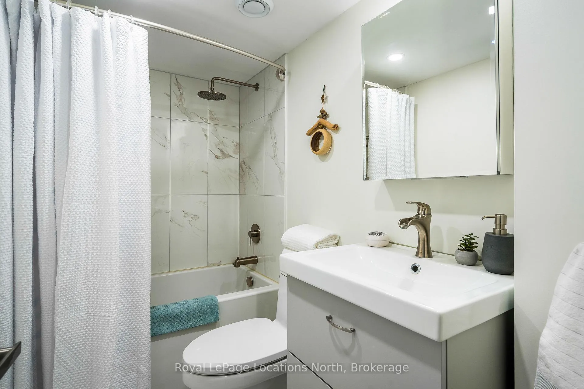 Photo 19 of Unit 901, 24 Ramblings Way, Collingwood — HOMEH