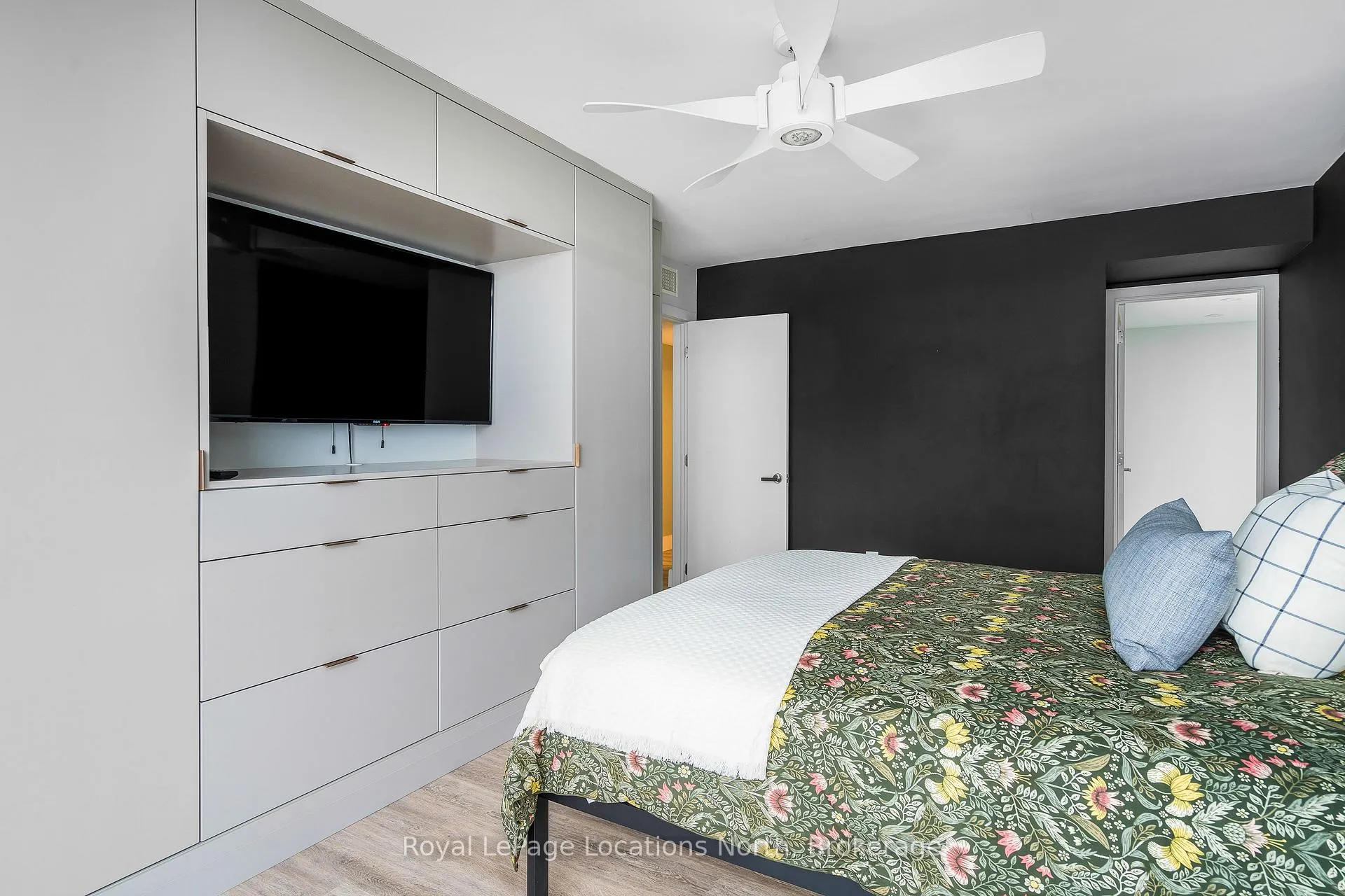 Photo 22 of Unit 901, 24 Ramblings Way, Collingwood — HOMEH
