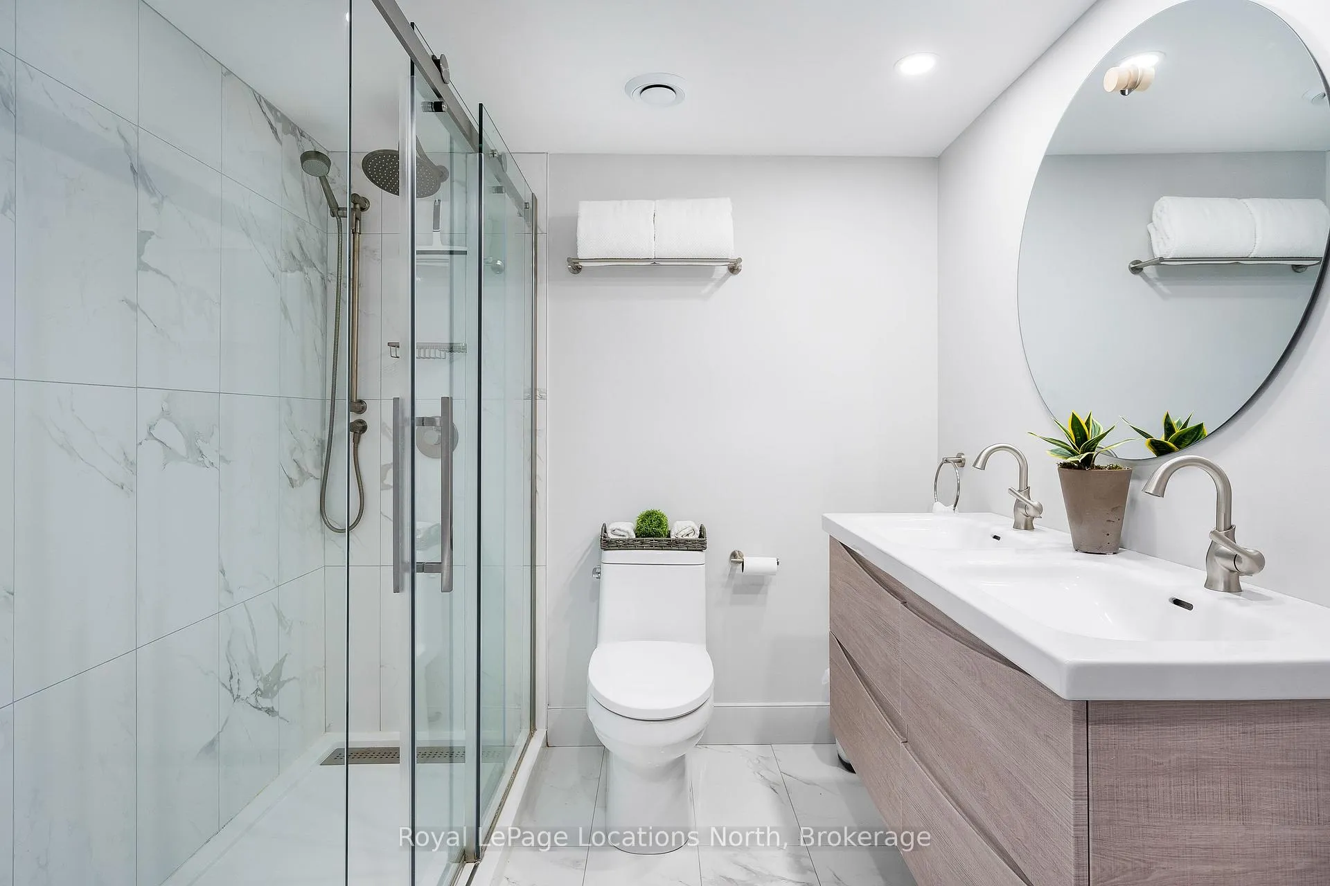 Photo 23 of Unit 901, 24 Ramblings Way, Collingwood — HOMEH