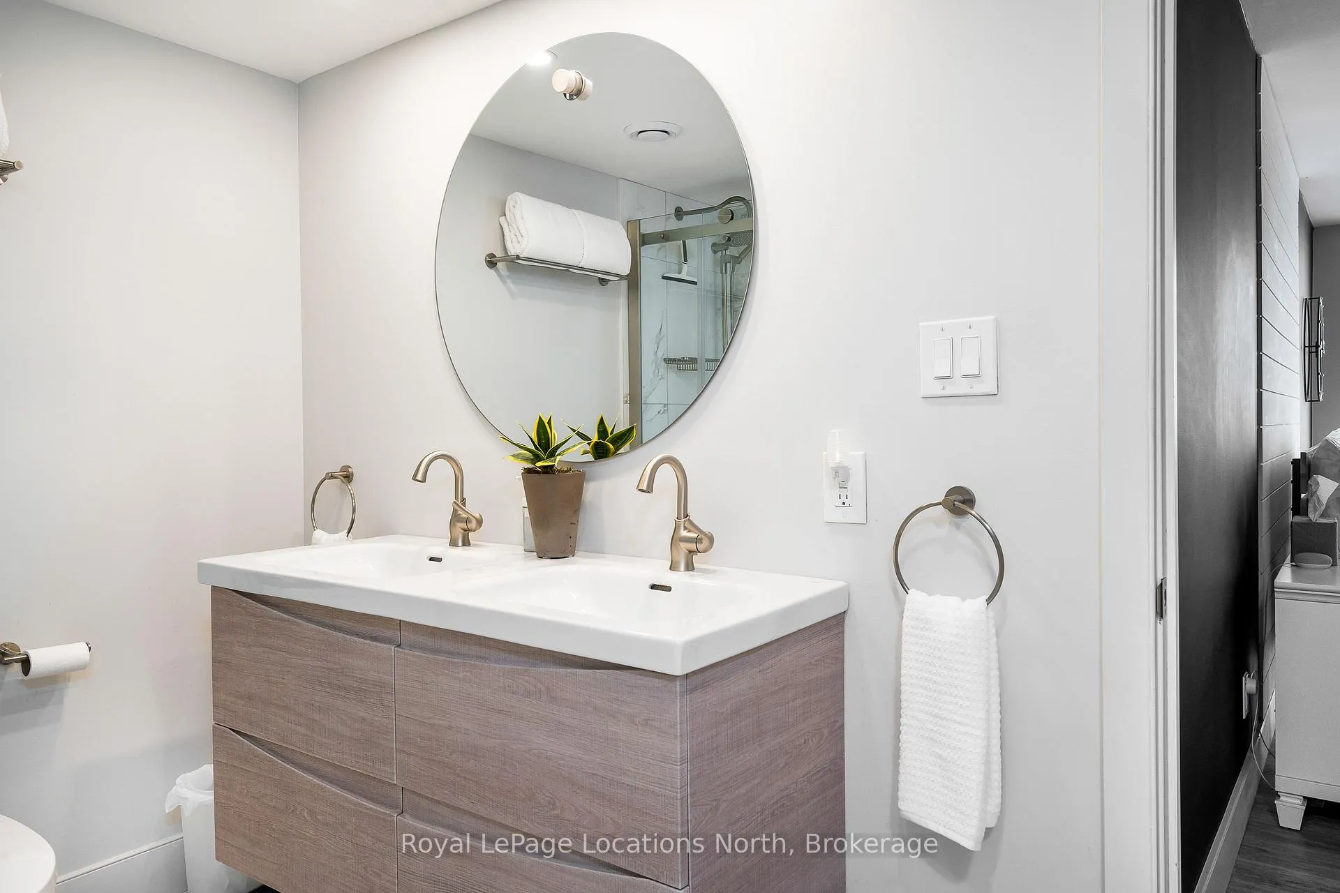 Photo 24 of Unit 901, 24 Ramblings Way, Collingwood — HOMEH