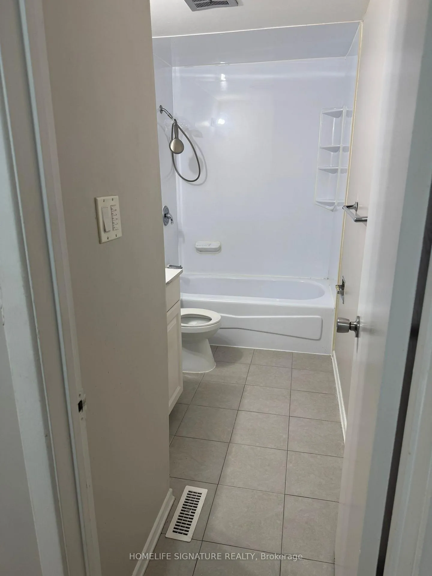 Photo 18 of 4 Carleton Place, Brampton, Bramalea West Industrial — HOMEH
