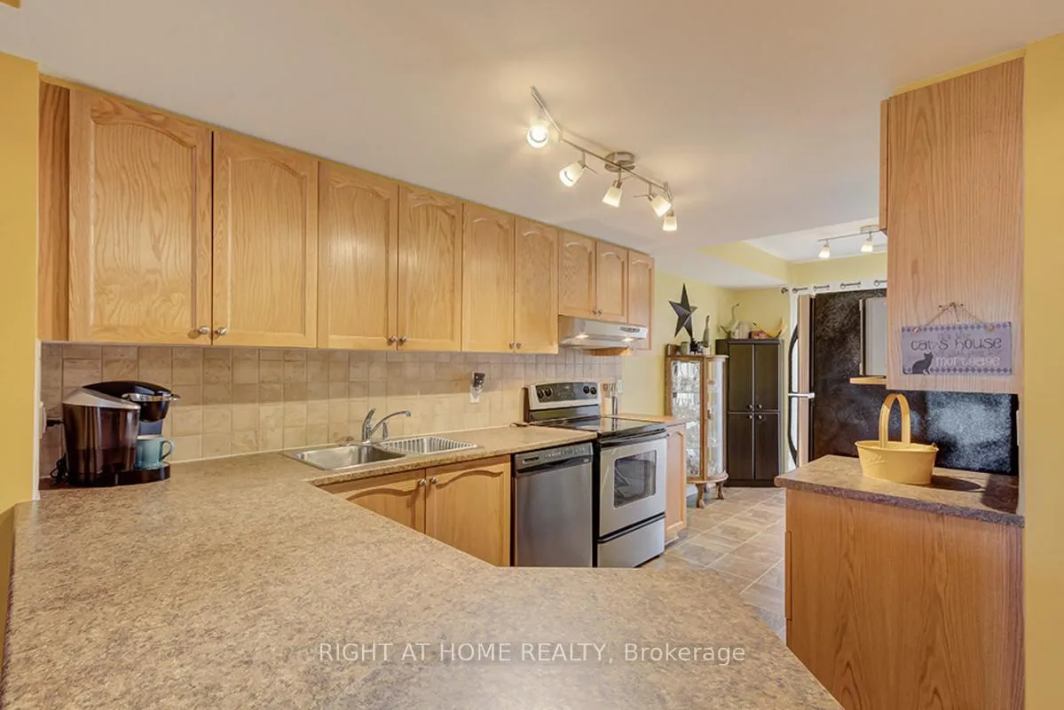 Photo 5 of Unit 47, 128 Bonfield Private, Ottawa, Avalon East — HOMEH