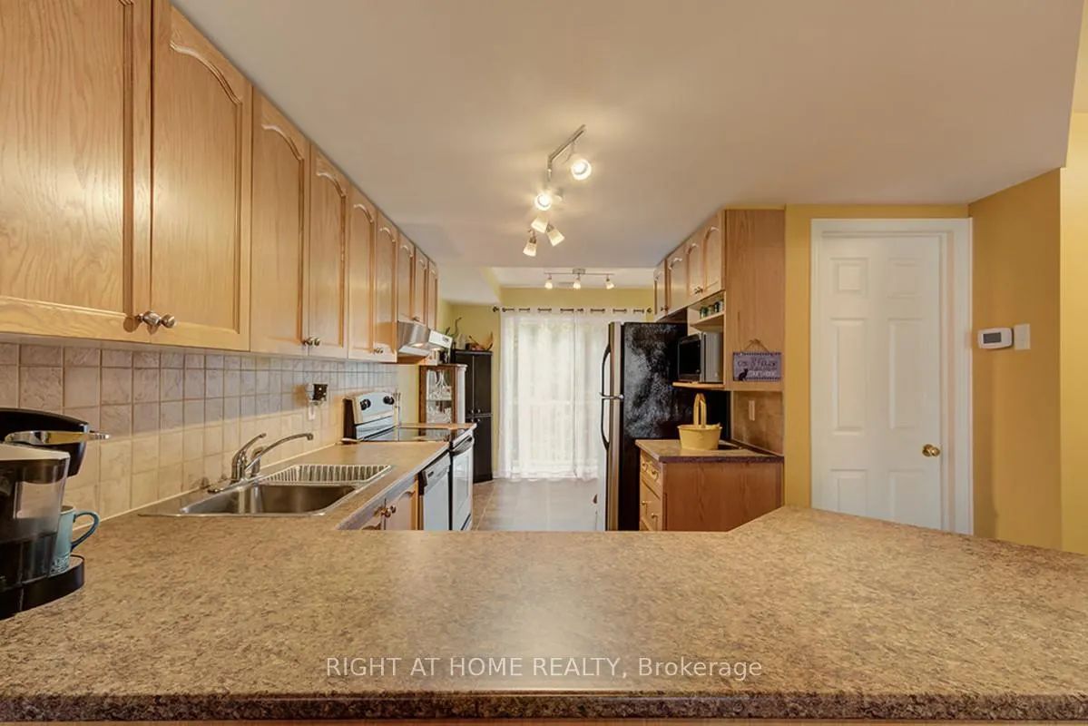 Photo 6 of Unit 47, 128 Bonfield Private, Ottawa, Avalon East — HOMEH