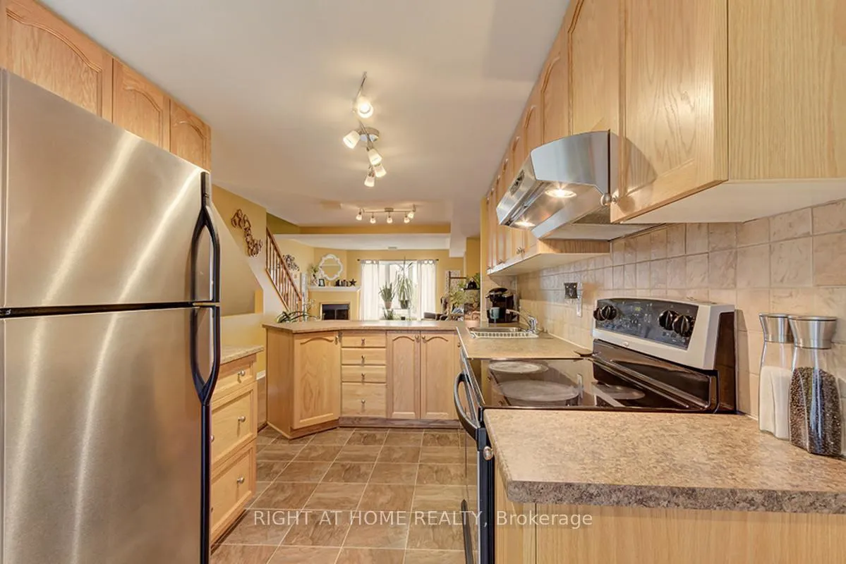 Photo 7 of Unit 47, 128 Bonfield Private, Ottawa, Avalon East — HOMEH