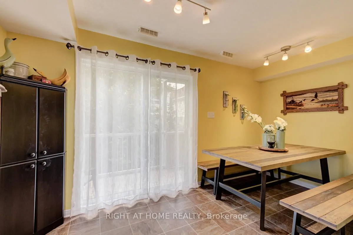 Photo 8 of Unit 47, 128 Bonfield Private, Ottawa, Avalon East — HOMEH