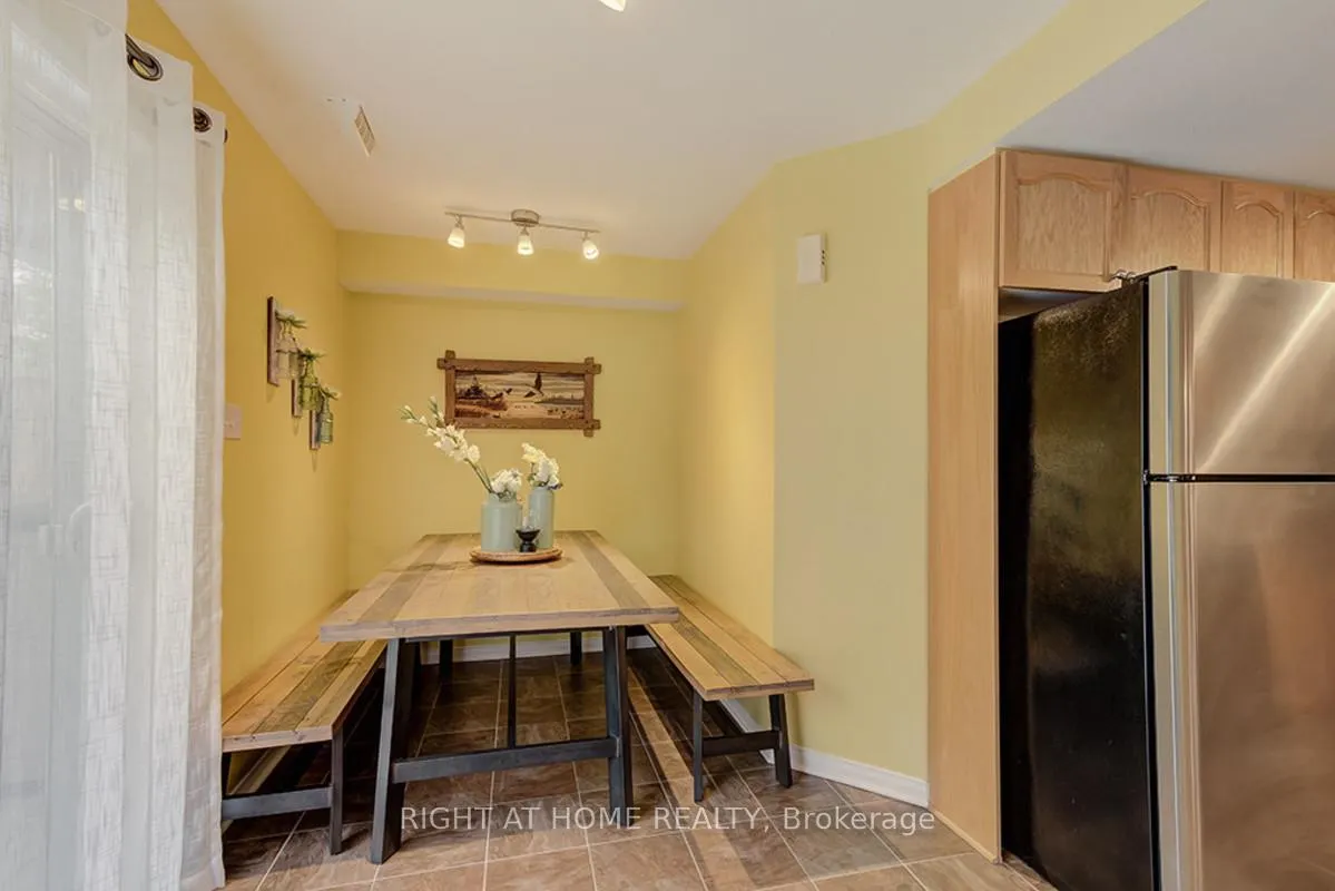 Photo 9 of Unit 47, 128 Bonfield Private, Ottawa, Avalon East — HOMEH