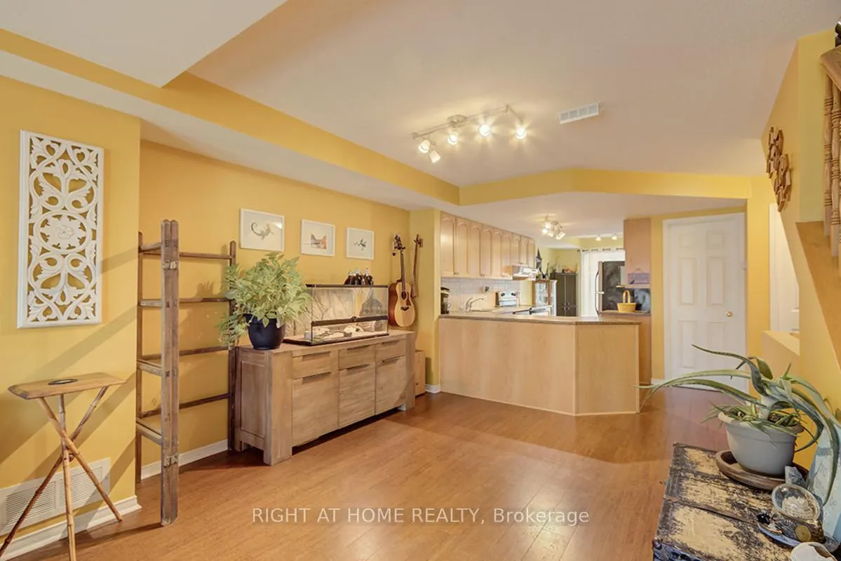 Photo 10 of Unit 47, 128 Bonfield Private, Ottawa, Avalon East — HOMEH