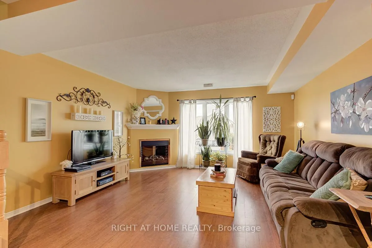 Photo 12 of Unit 47, 128 Bonfield Private, Ottawa, Avalon East — HOMEH