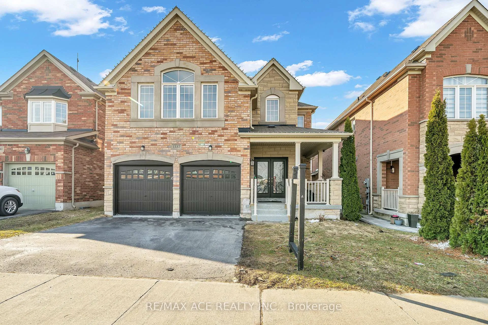 Front of 1337 Woodstream Avenue