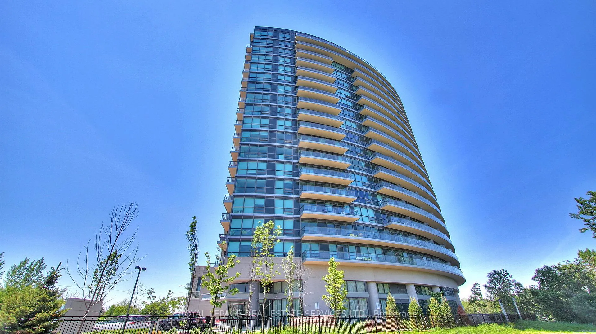 Front of Unit 813, 160 Vanderhoof Avenue