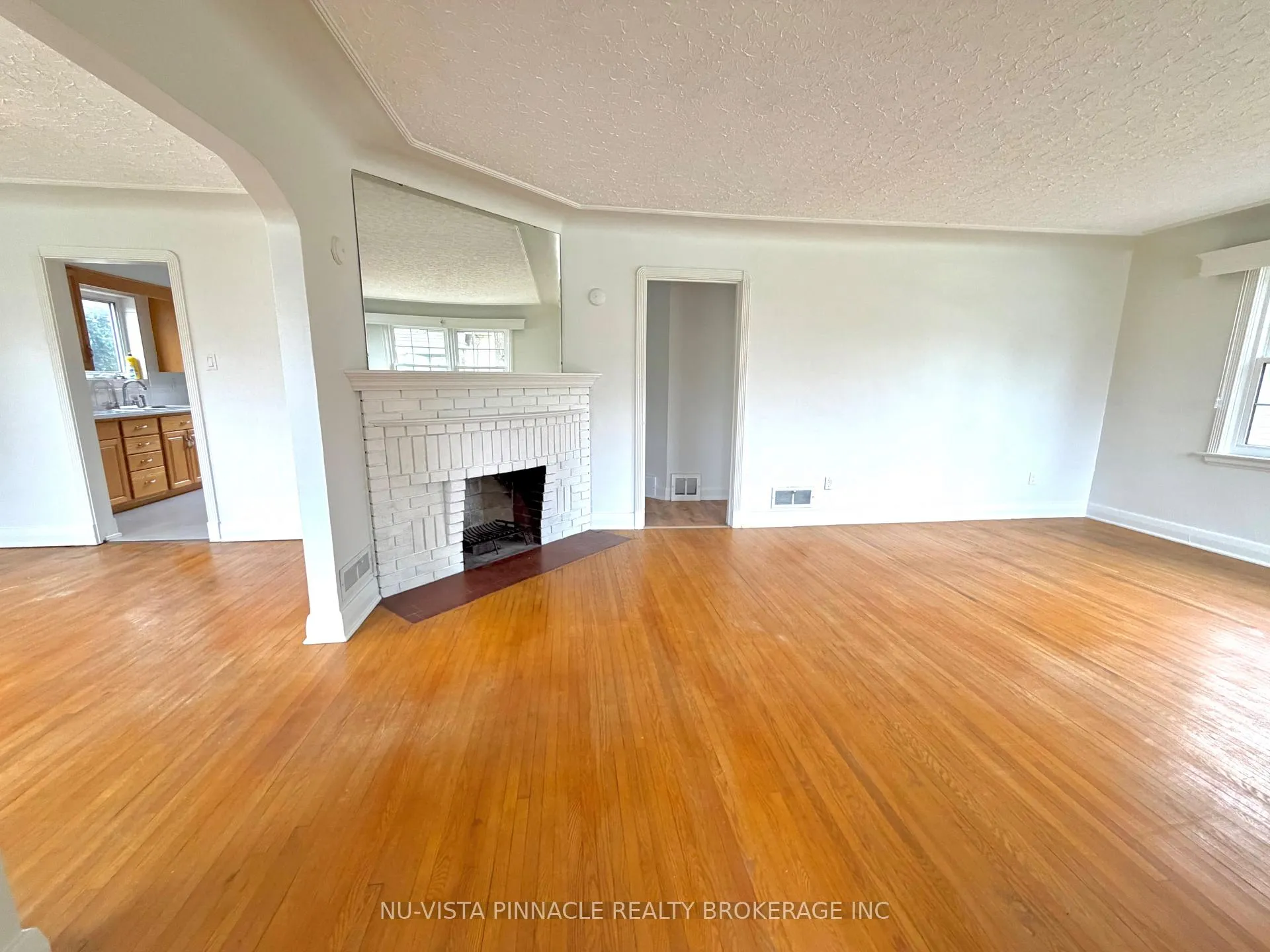Photo 9 of 7061 Longwoods Road, London, South MM — HOMEH