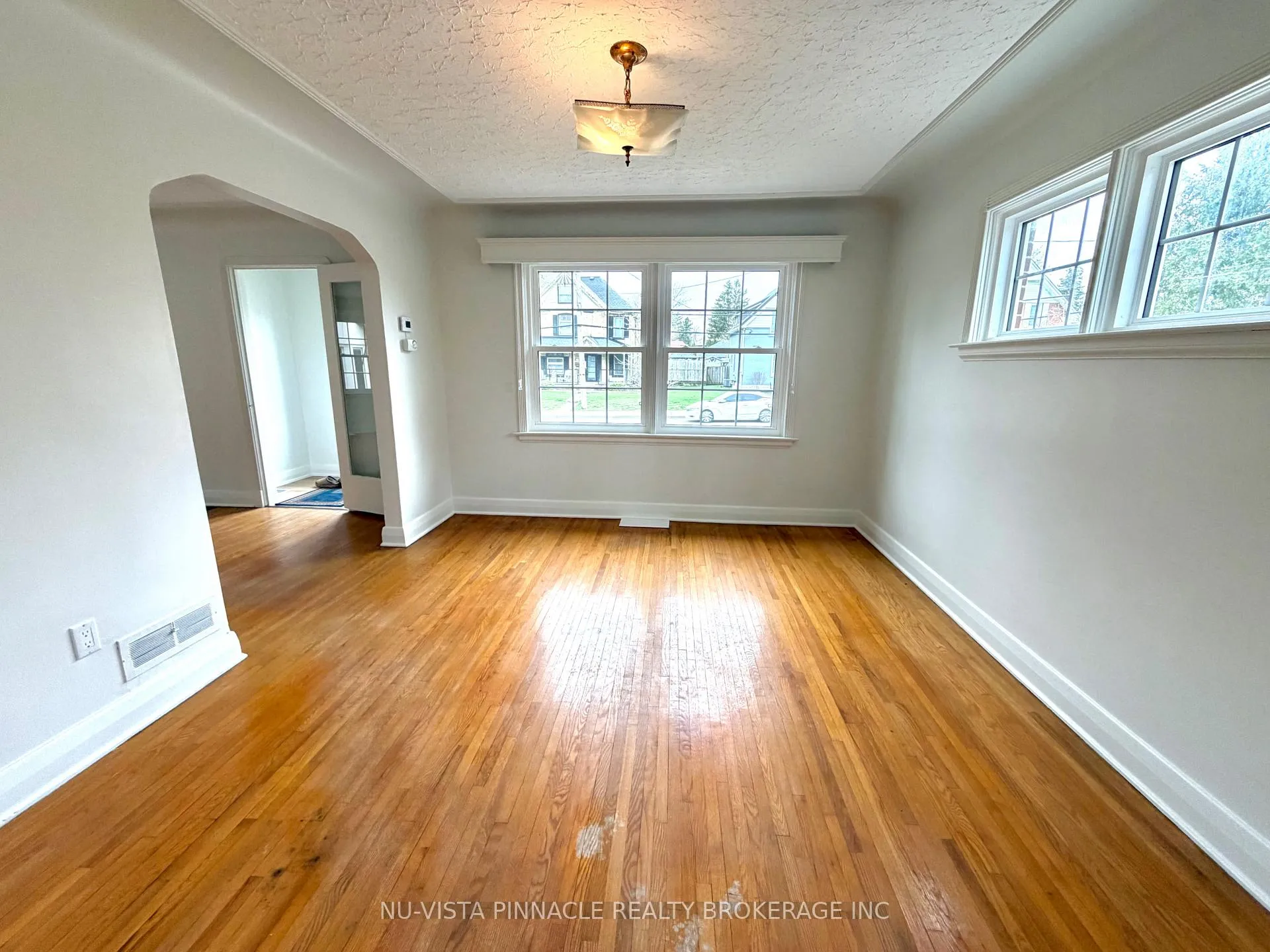 Photo 11 of 7061 Longwoods Road, London, South MM — HOMEH