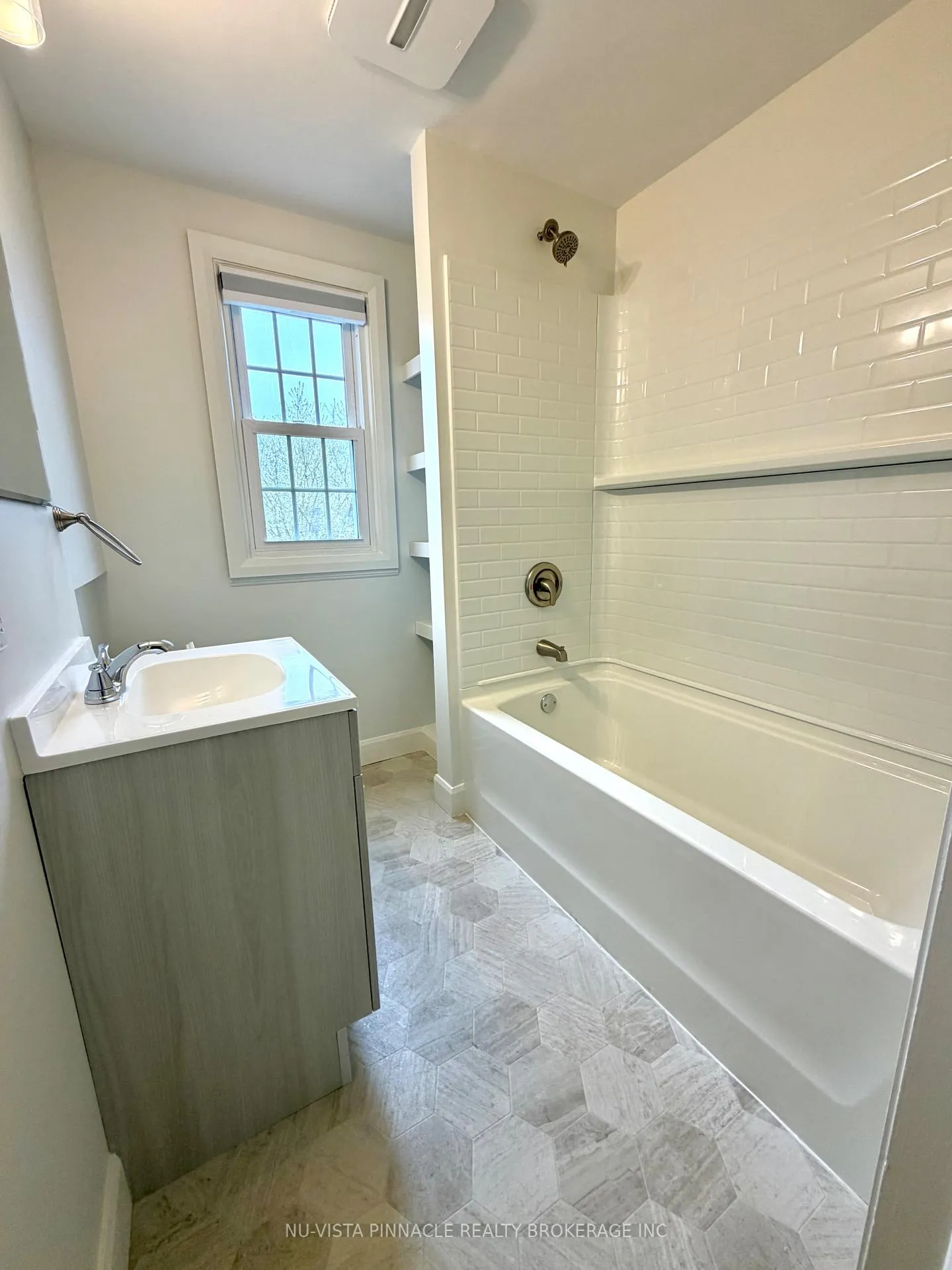Photo 21 of 7061 Longwoods Road, London, South MM — HOMEH