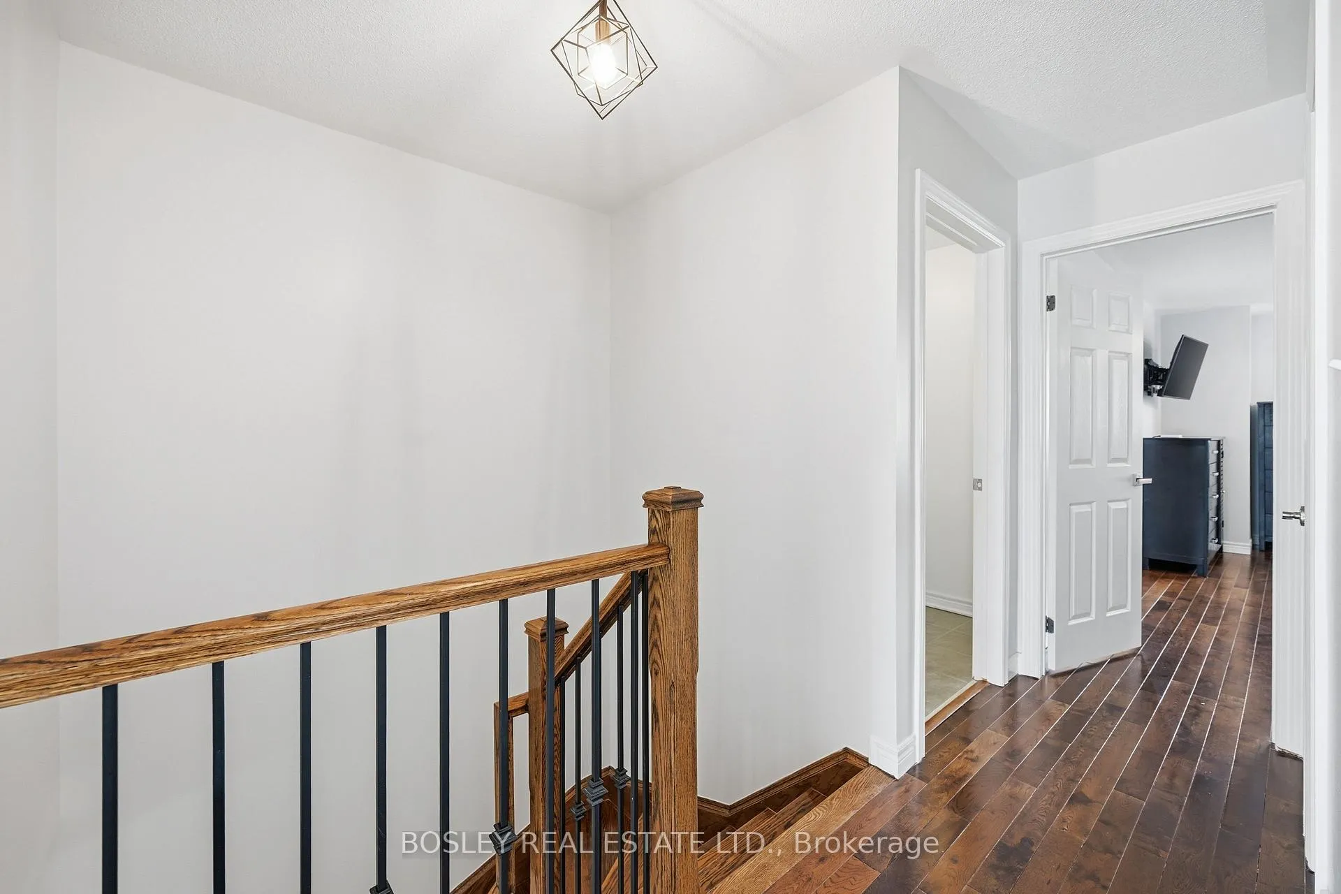 Photo 20 of 68 Blue Sky Trail, Hamilton, Waterdown — HOMEH