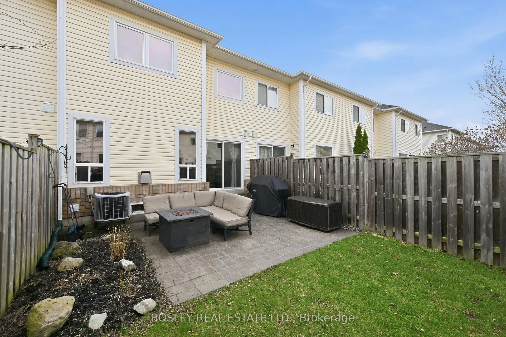 Photo 40 of 68 Blue Sky Trail, Hamilton, Waterdown — HOMEH
