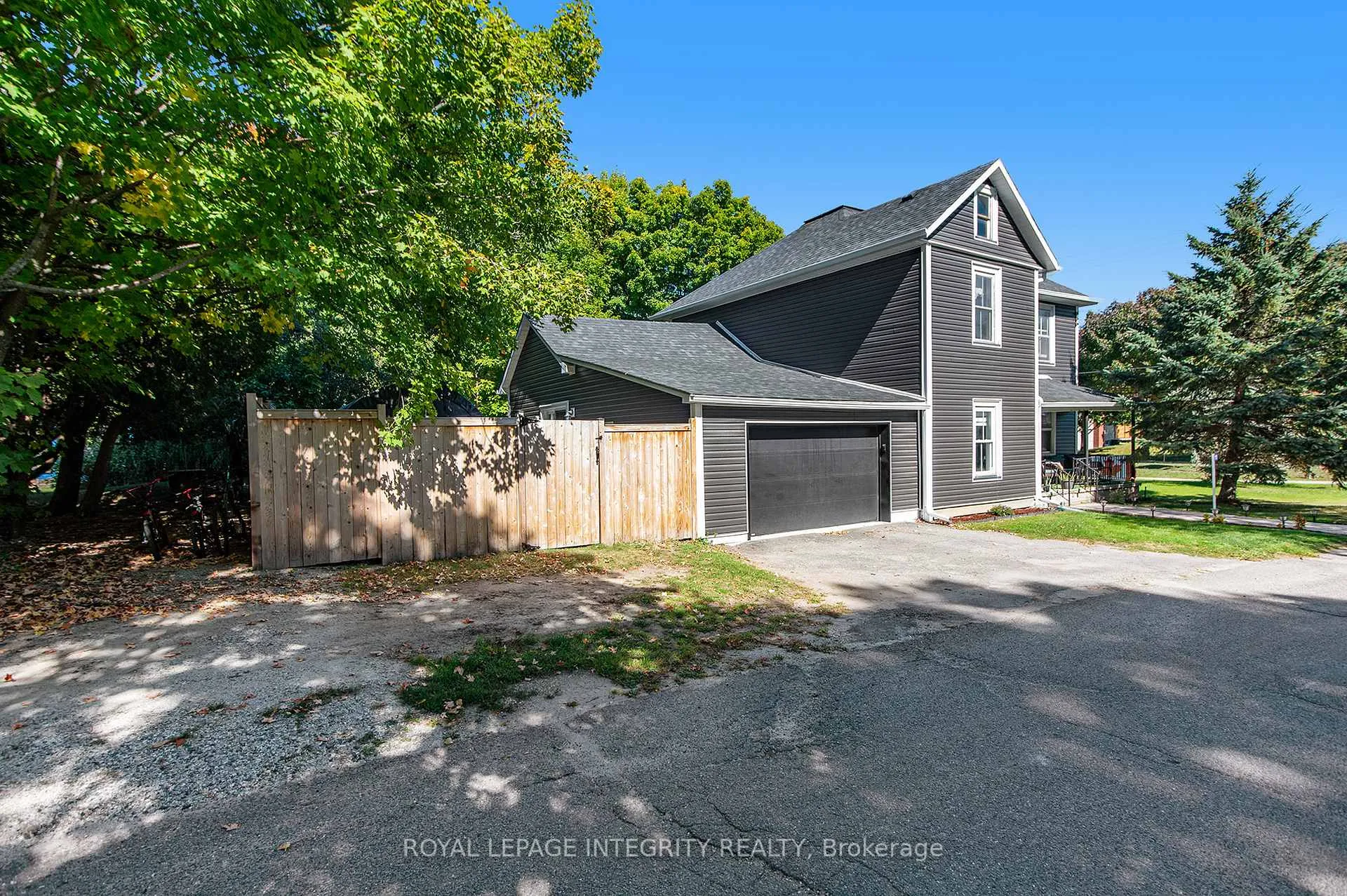 Photo 2 of 101 Paul Drive, Lanark Highlands, Lanark Highlands (Lanark Village) — HOMEH