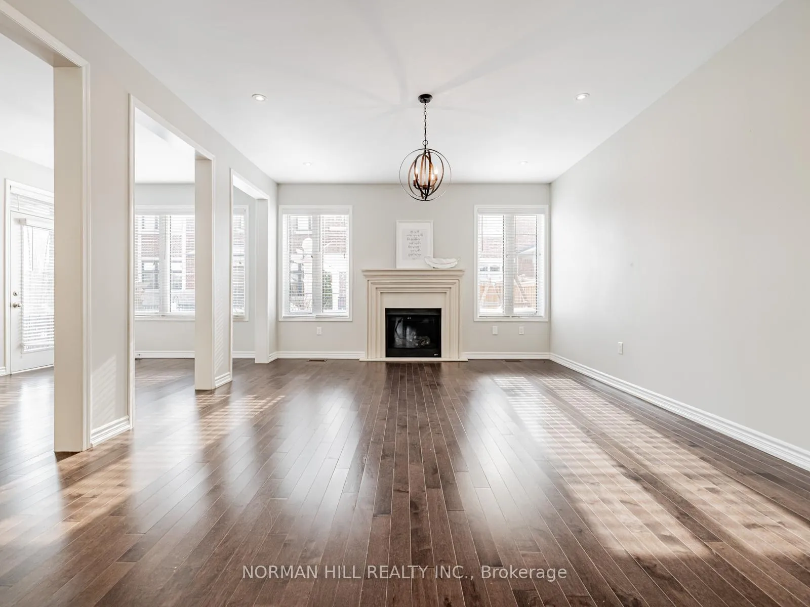 Photo 8 of 17 St Anne Way, Vaughan, Kleinburg — HOMEH