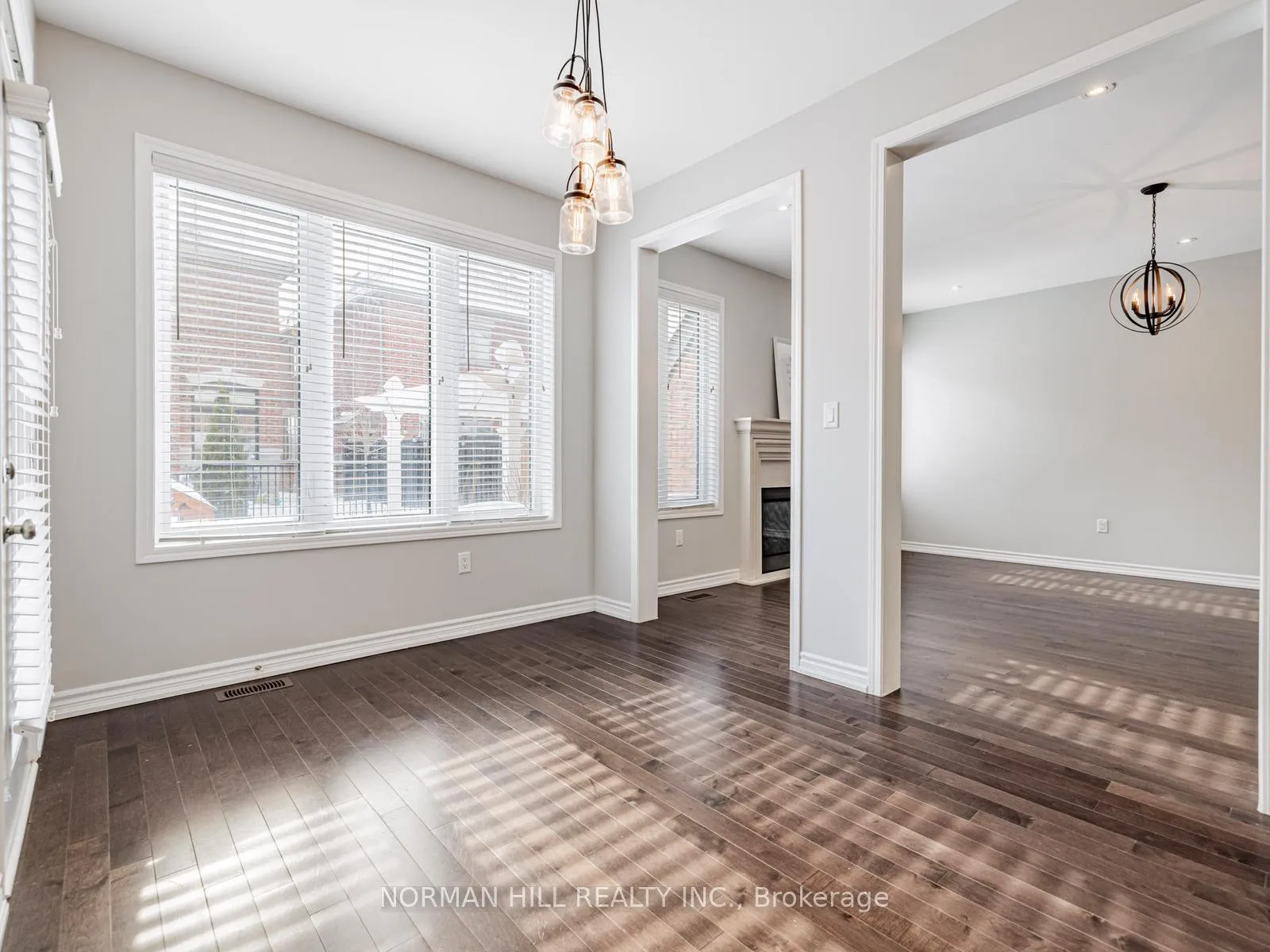 Photo 11 of 17 St Anne Way, Vaughan, Kleinburg — HOMEH