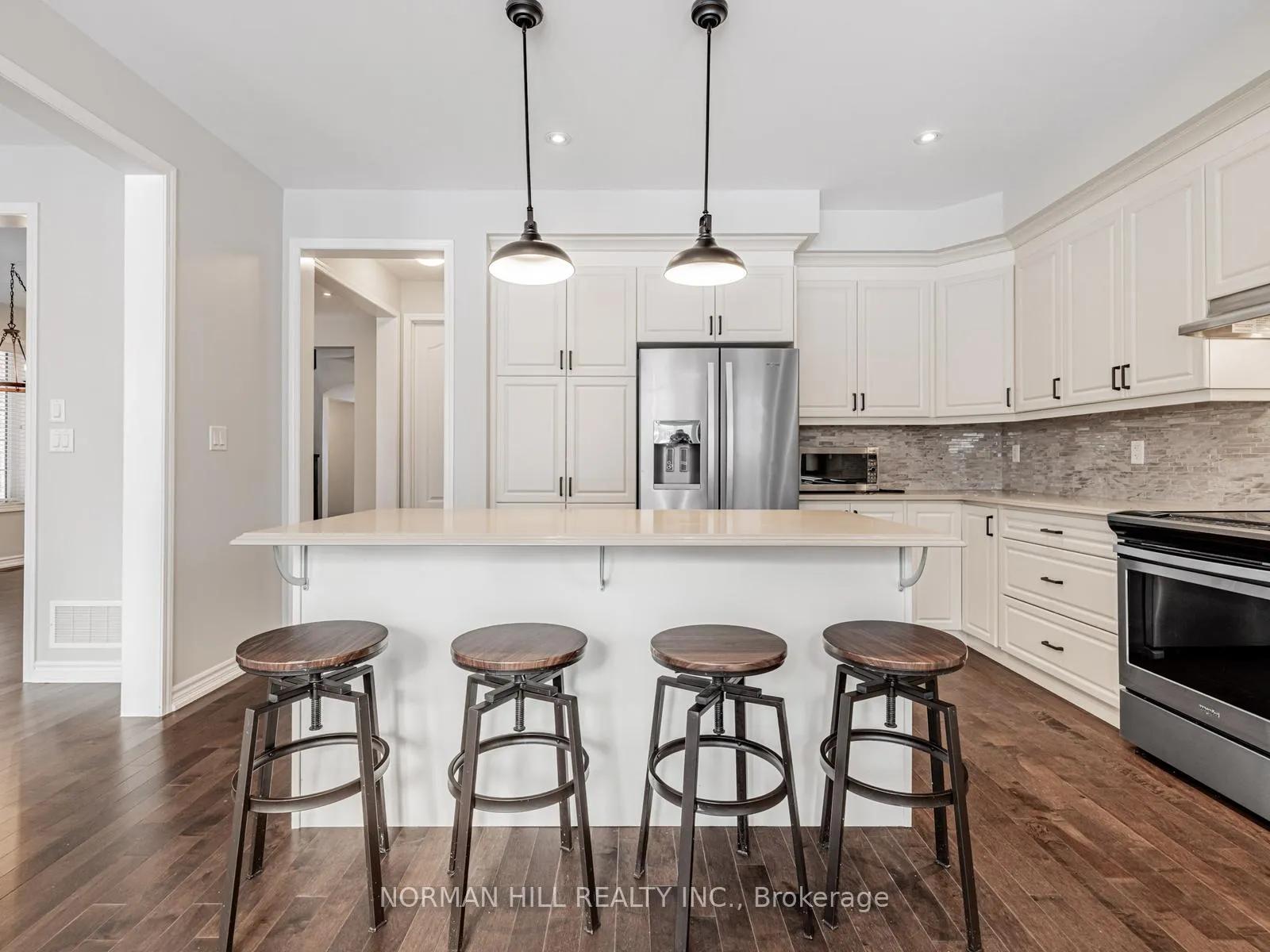 Photo 12 of 17 St Anne Way, Vaughan, Kleinburg — HOMEH