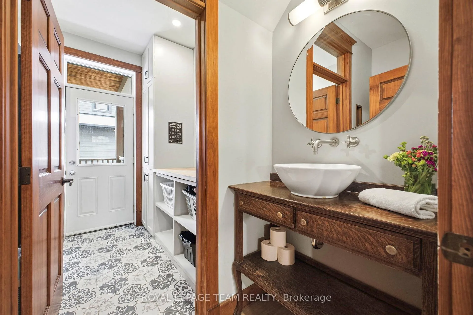 Photo 11 of 483 Golden Avenue, Ottawa, McKellar/Highland — HOMEH