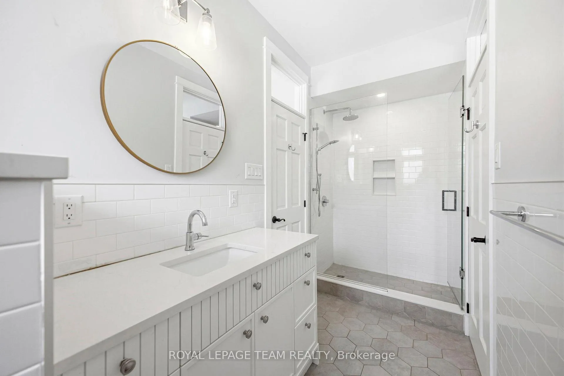 Photo 14 of 483 Golden Avenue, Ottawa, McKellar/Highland — HOMEH