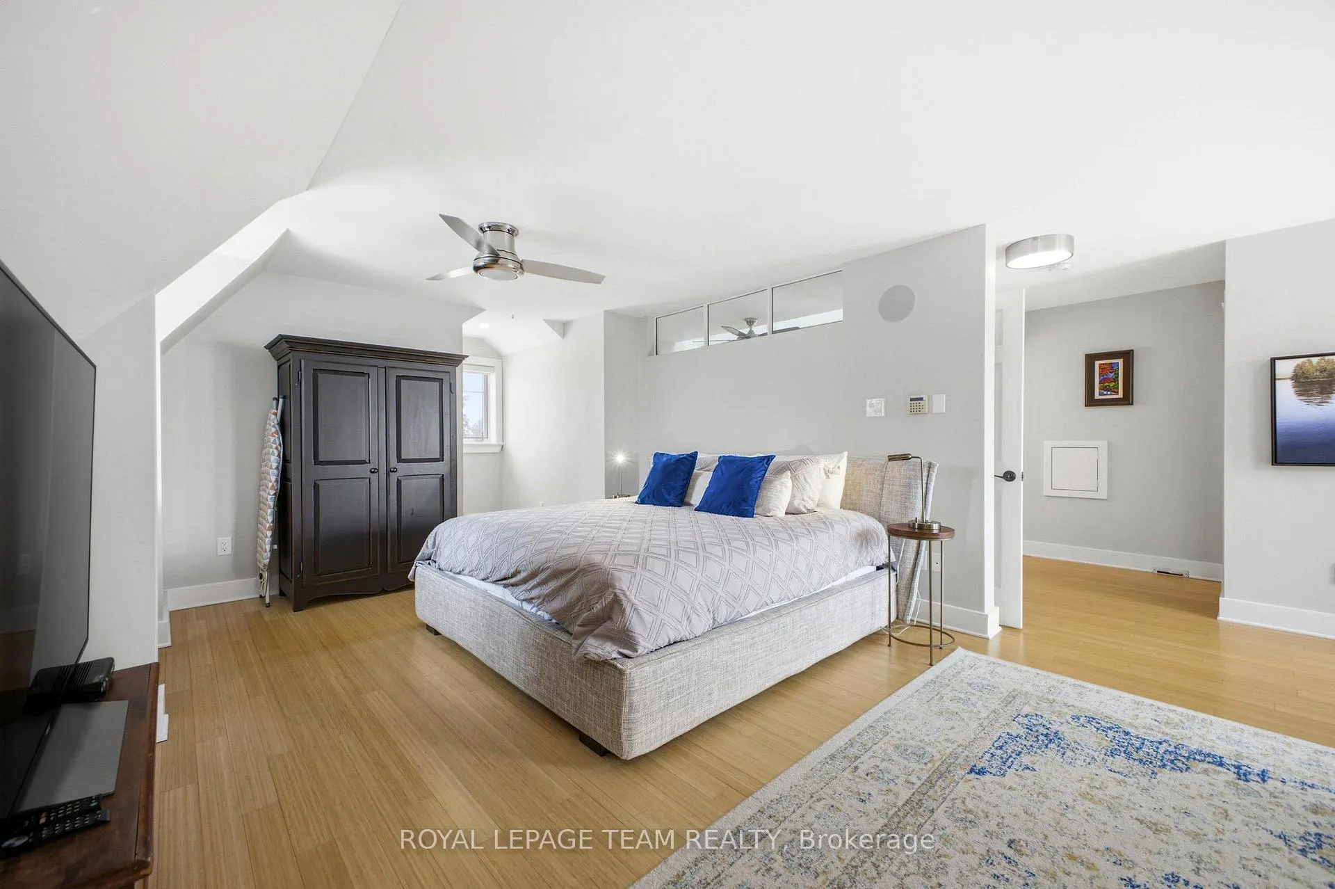 Photo 18 of 483 Golden Avenue, Ottawa, McKellar/Highland — HOMEH