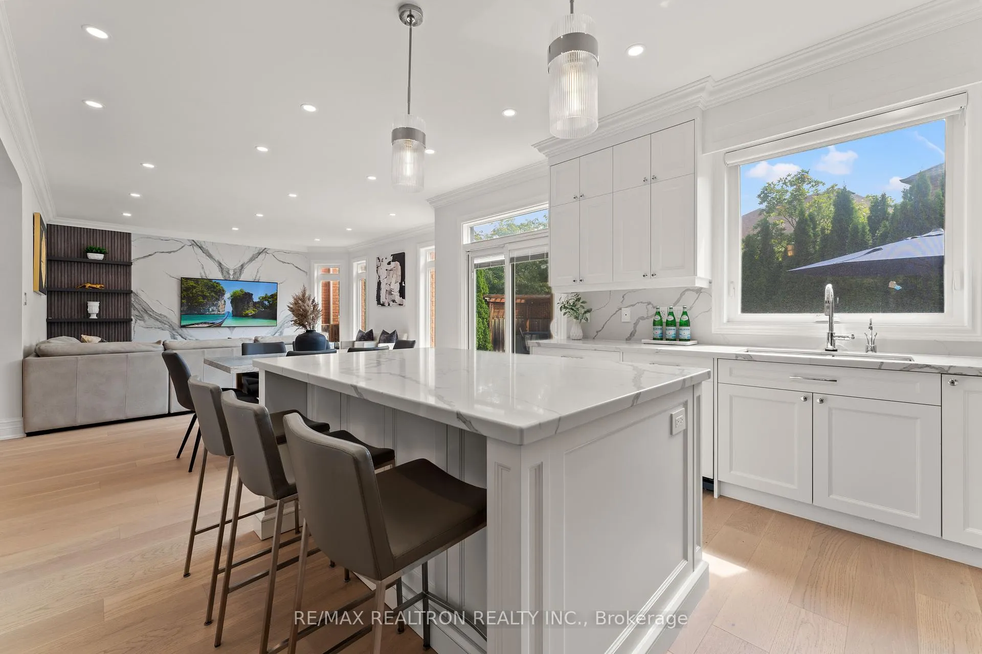 Photo 12 of 43 Basie Gate, Vaughan, Patterson — HOMEH