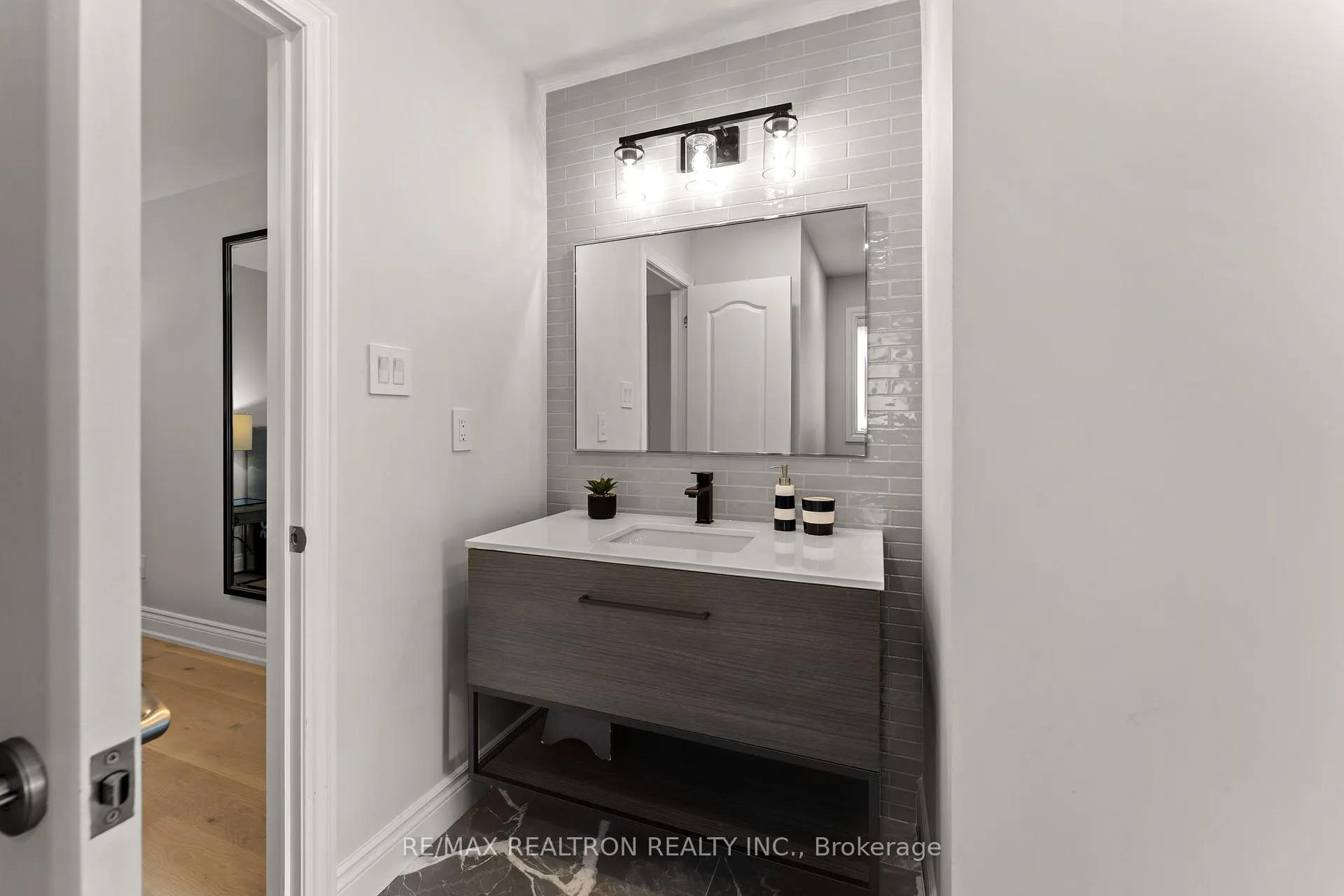 Photo 30 of 43 Basie Gate, Vaughan, Patterson — HOMEH